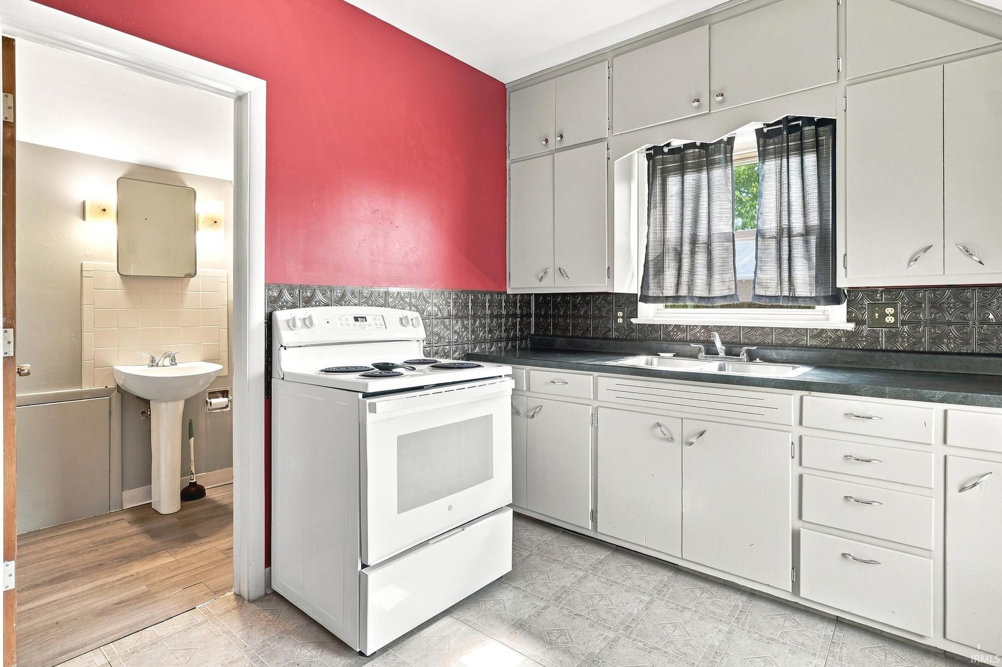 Image of 334 W 5Th Street