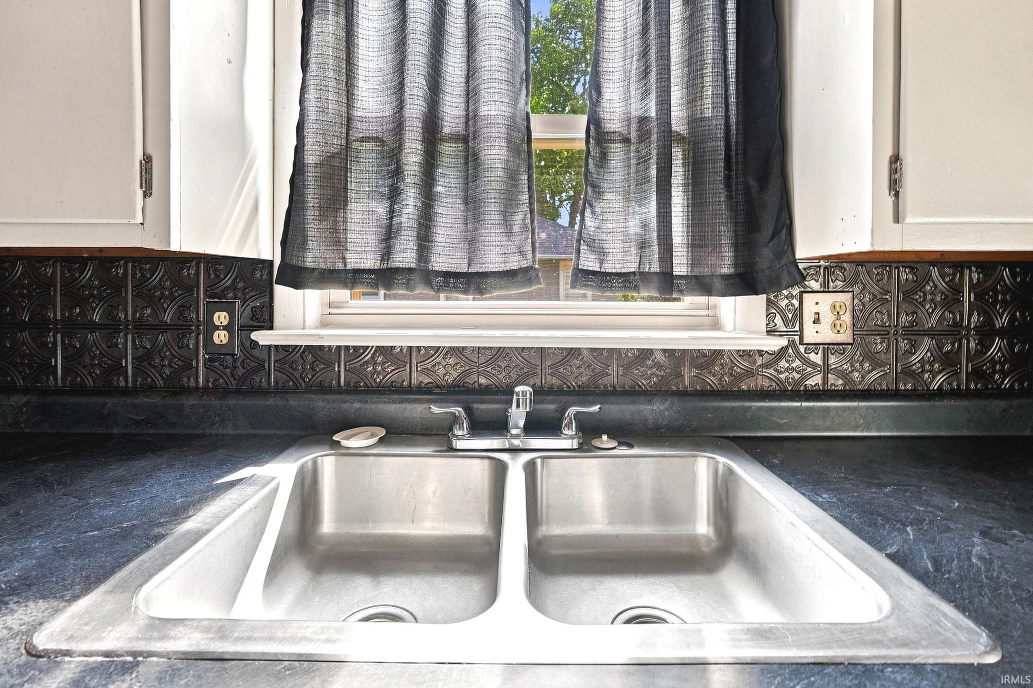 Image of 334 W 5Th Street