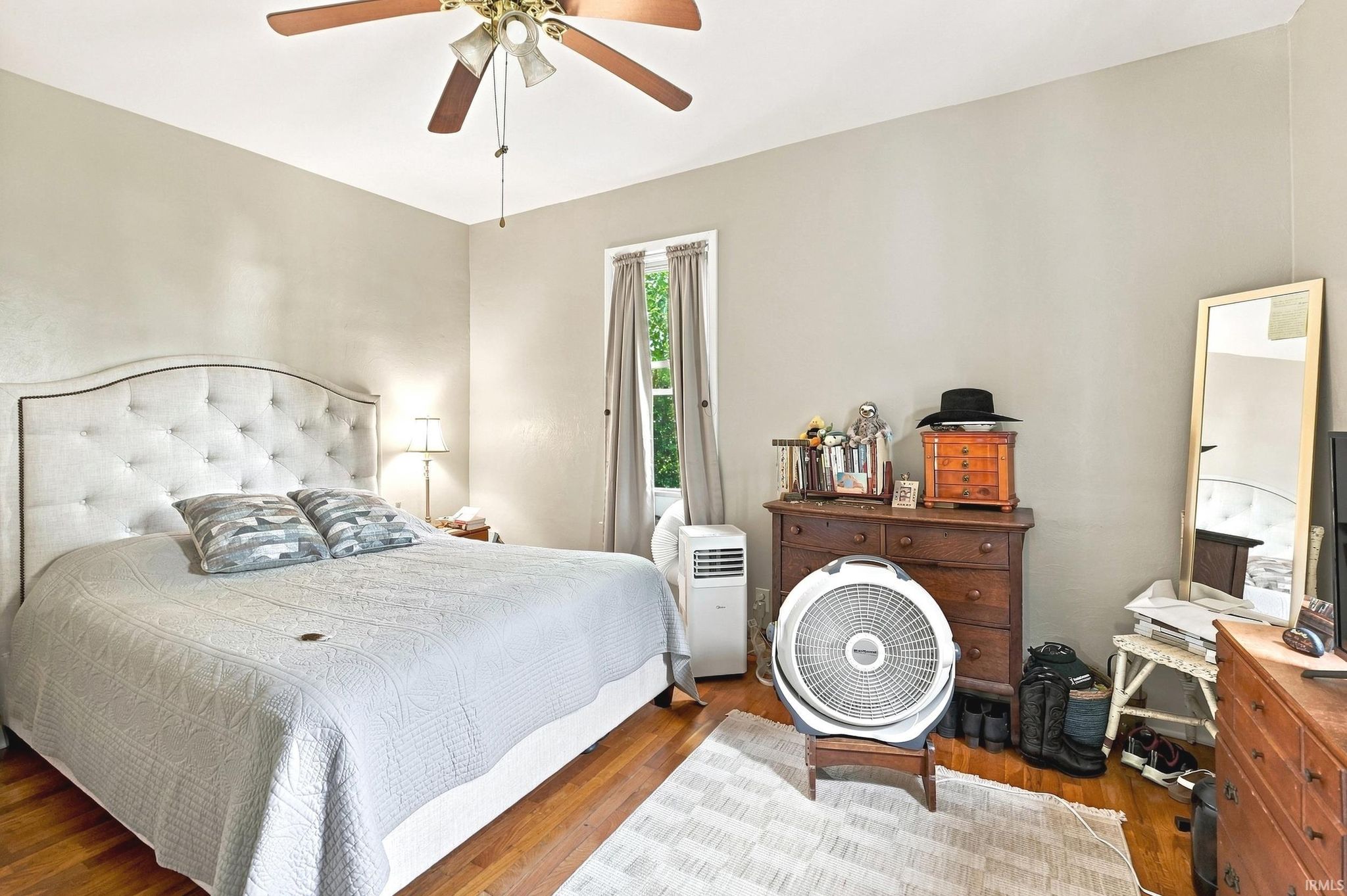 Image of 334 W 5Th Street