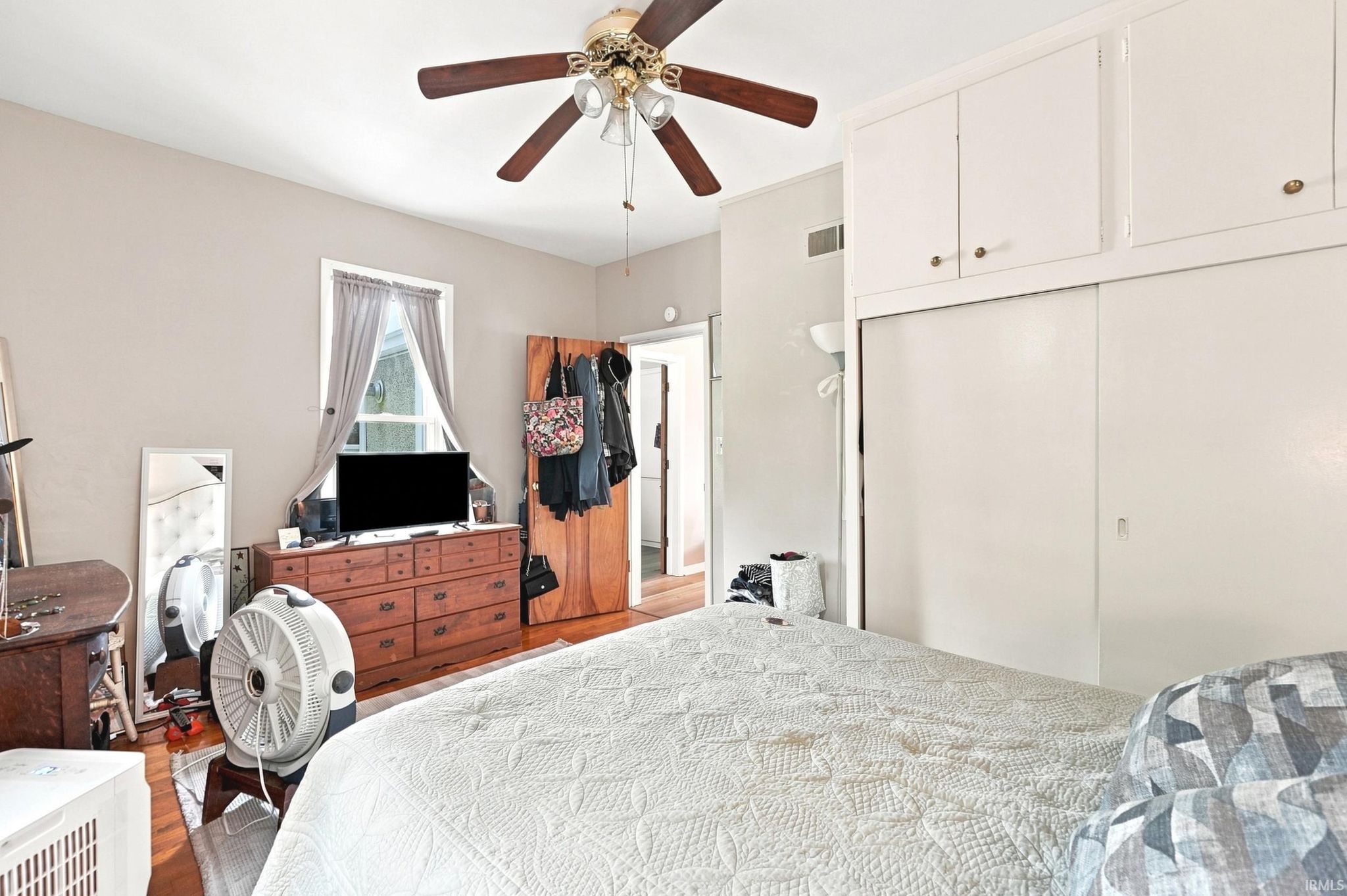 Image of 334 W 5Th Street