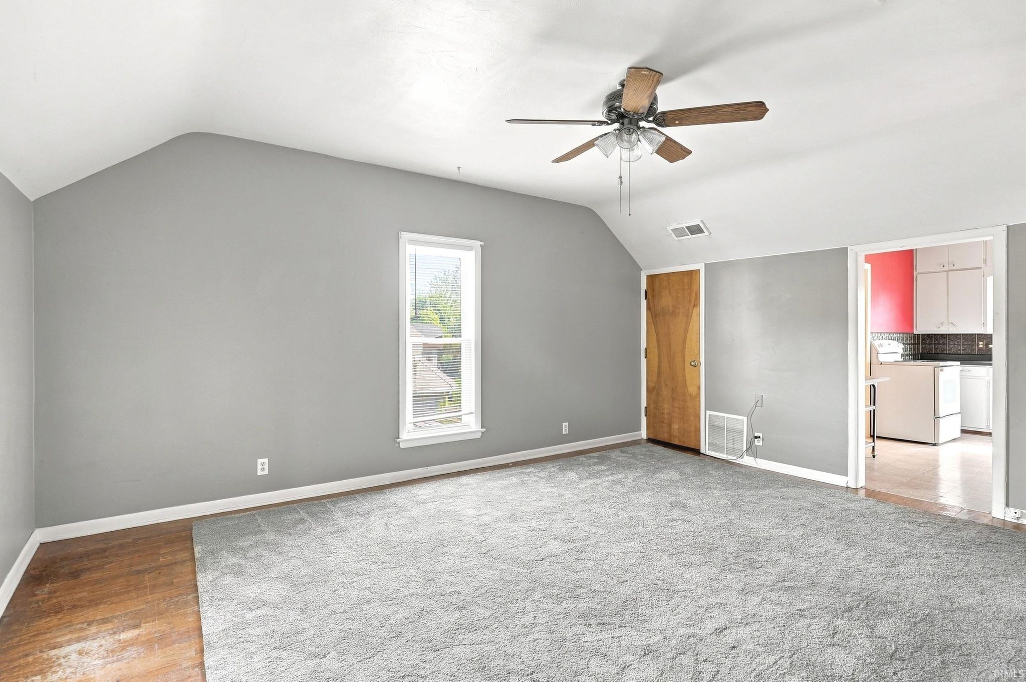 Image of 334 W 5Th Street