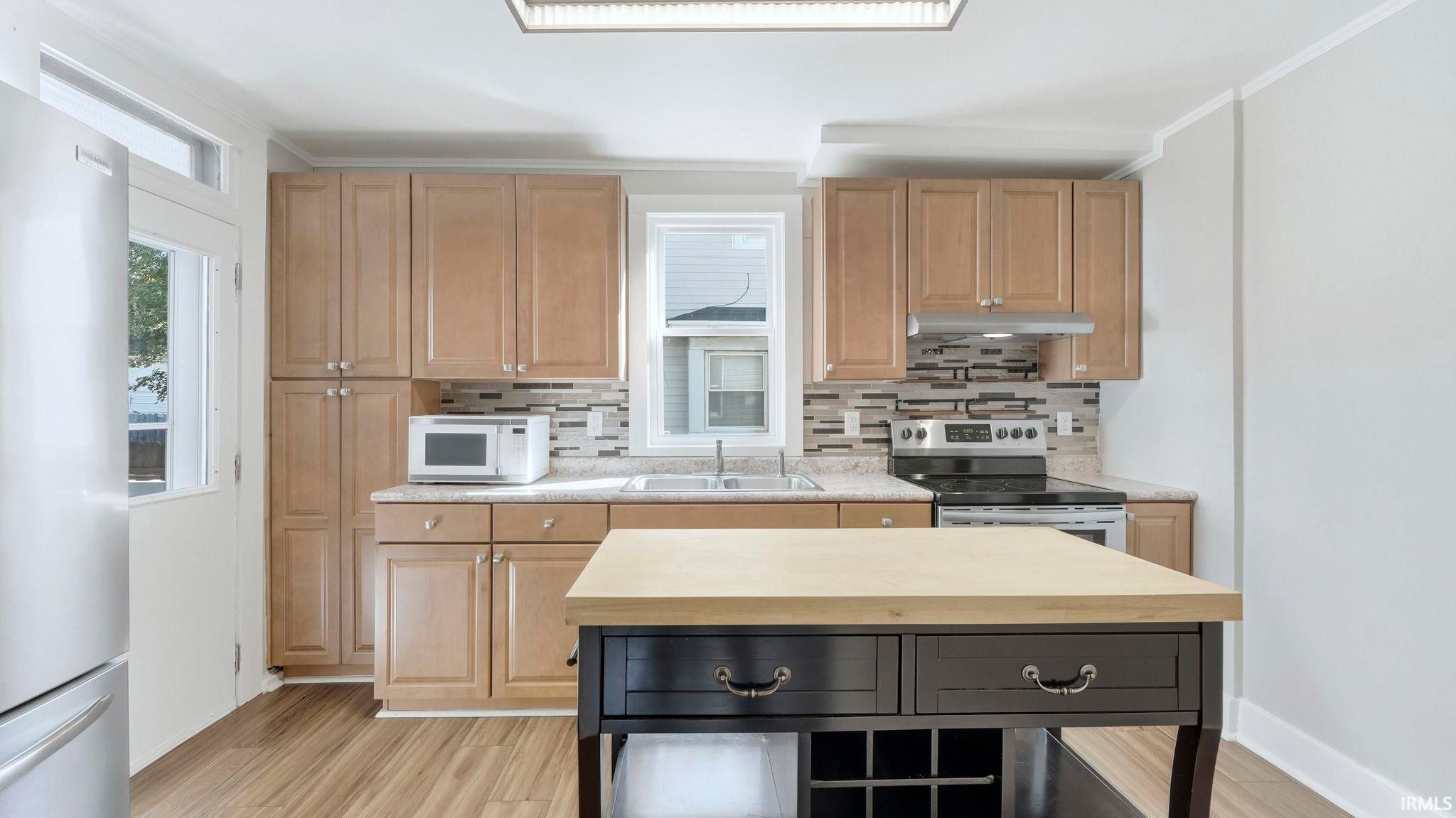 Image of 121 E Branning Avenue