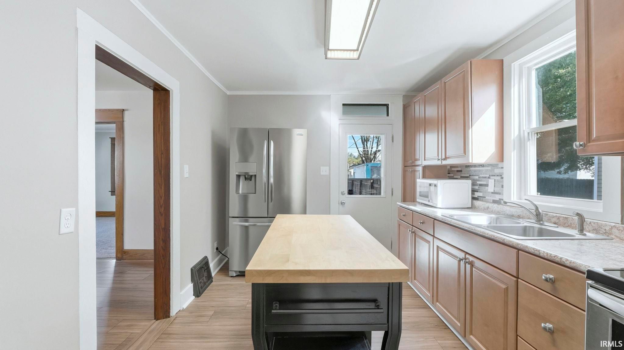 Image of 121 E Branning Avenue