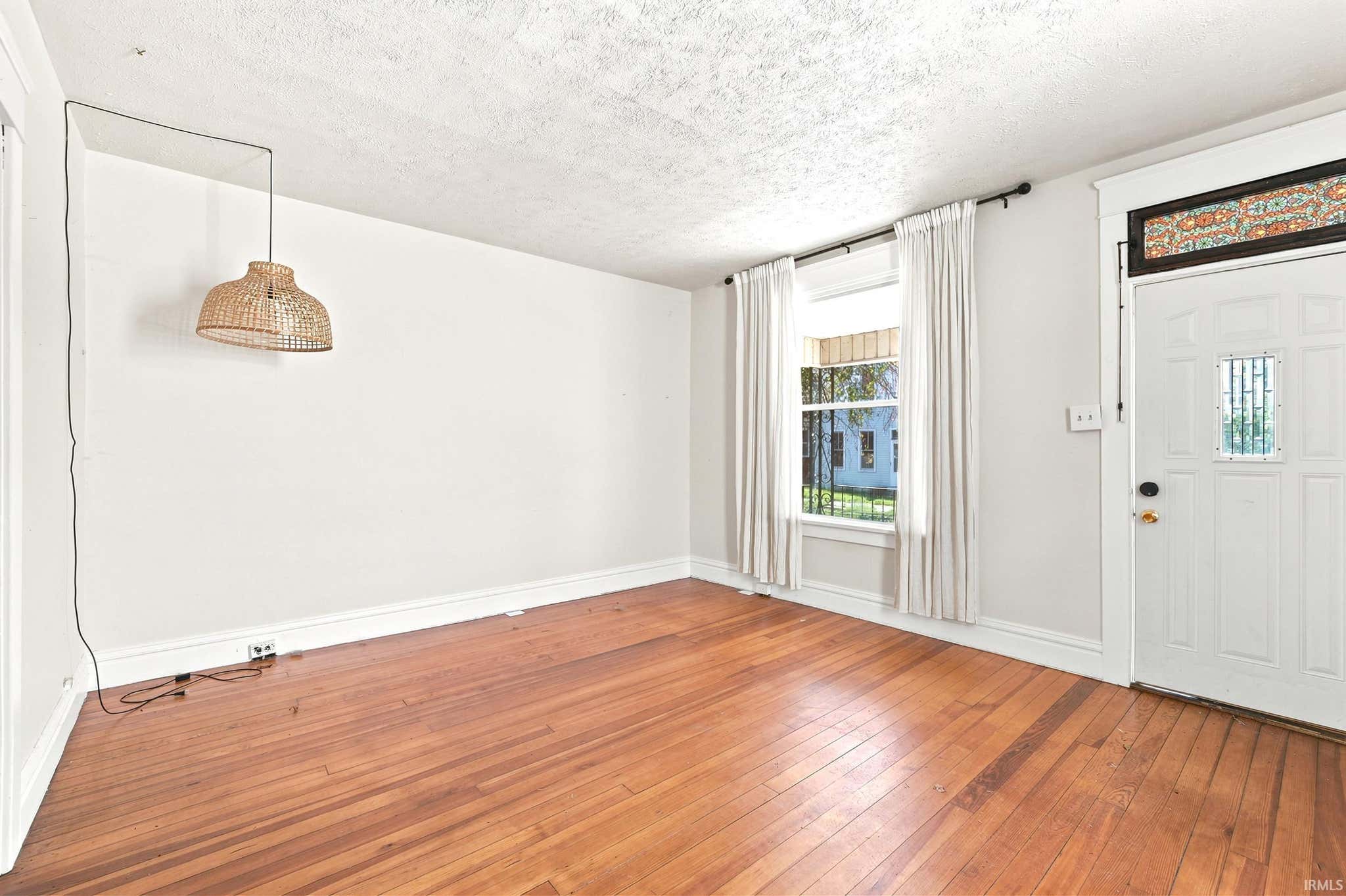 Image of 528 W 4Th Street