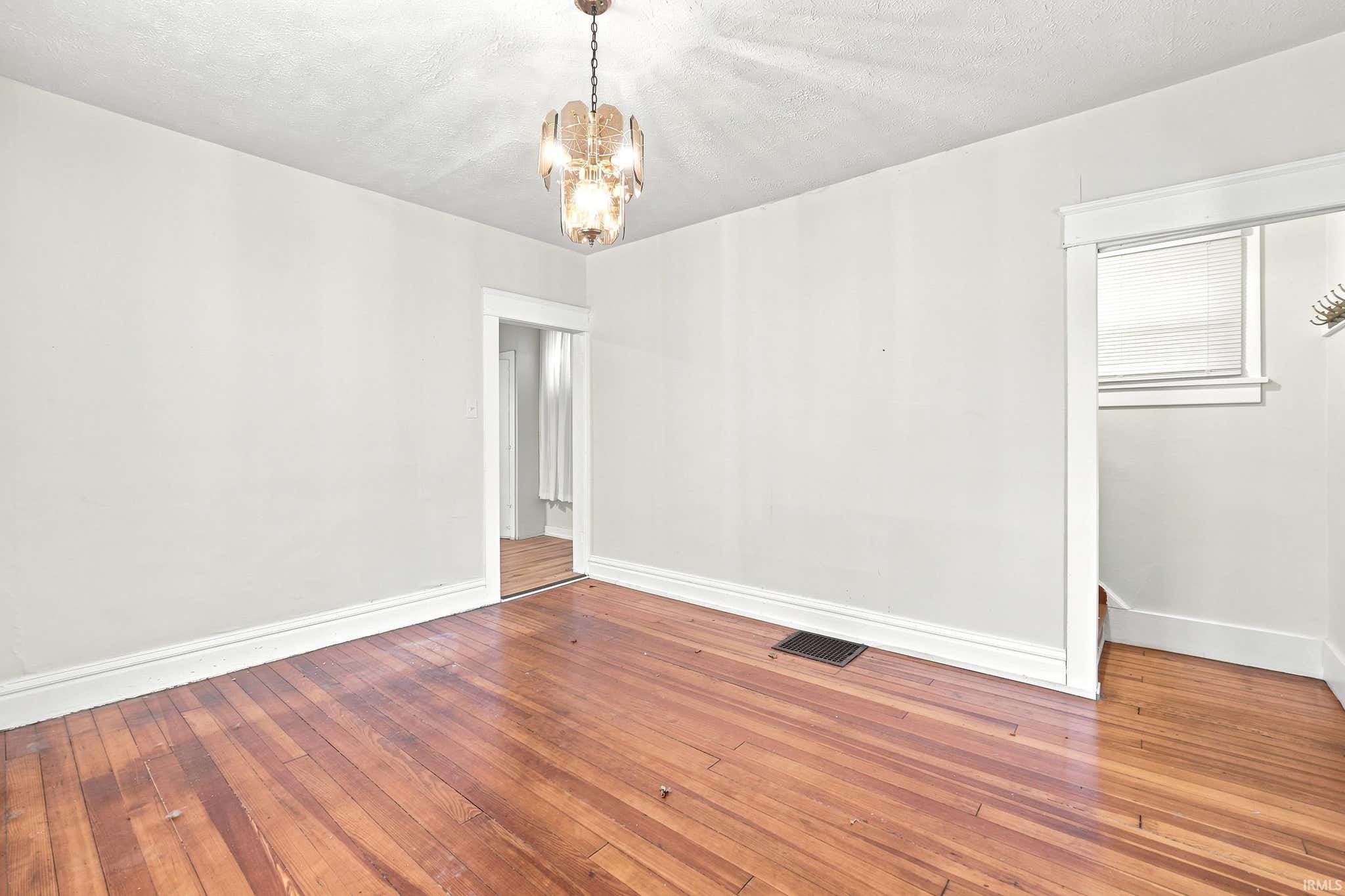 Image of 528 W 4Th Street
