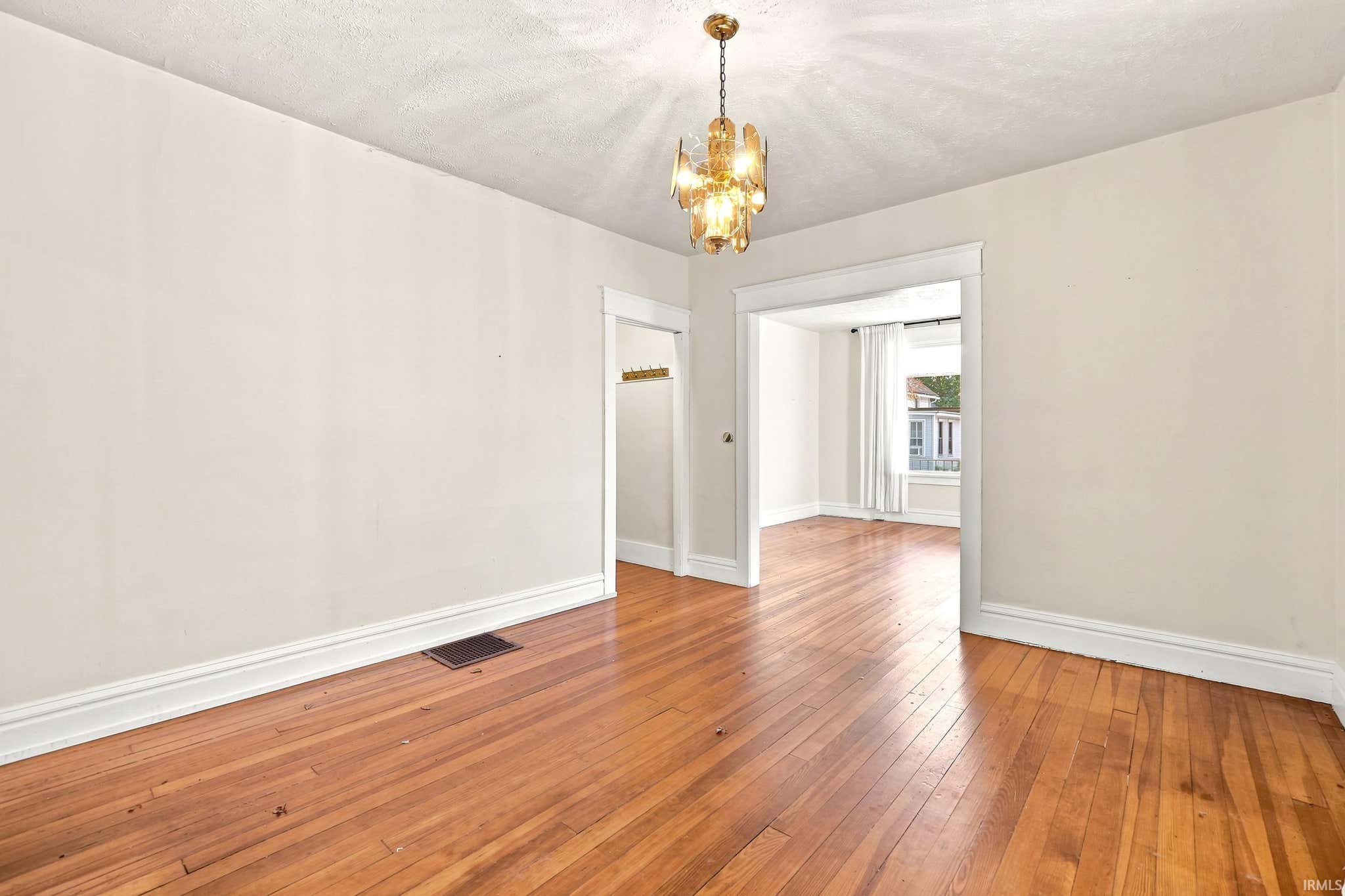Image of 528 W 4Th Street