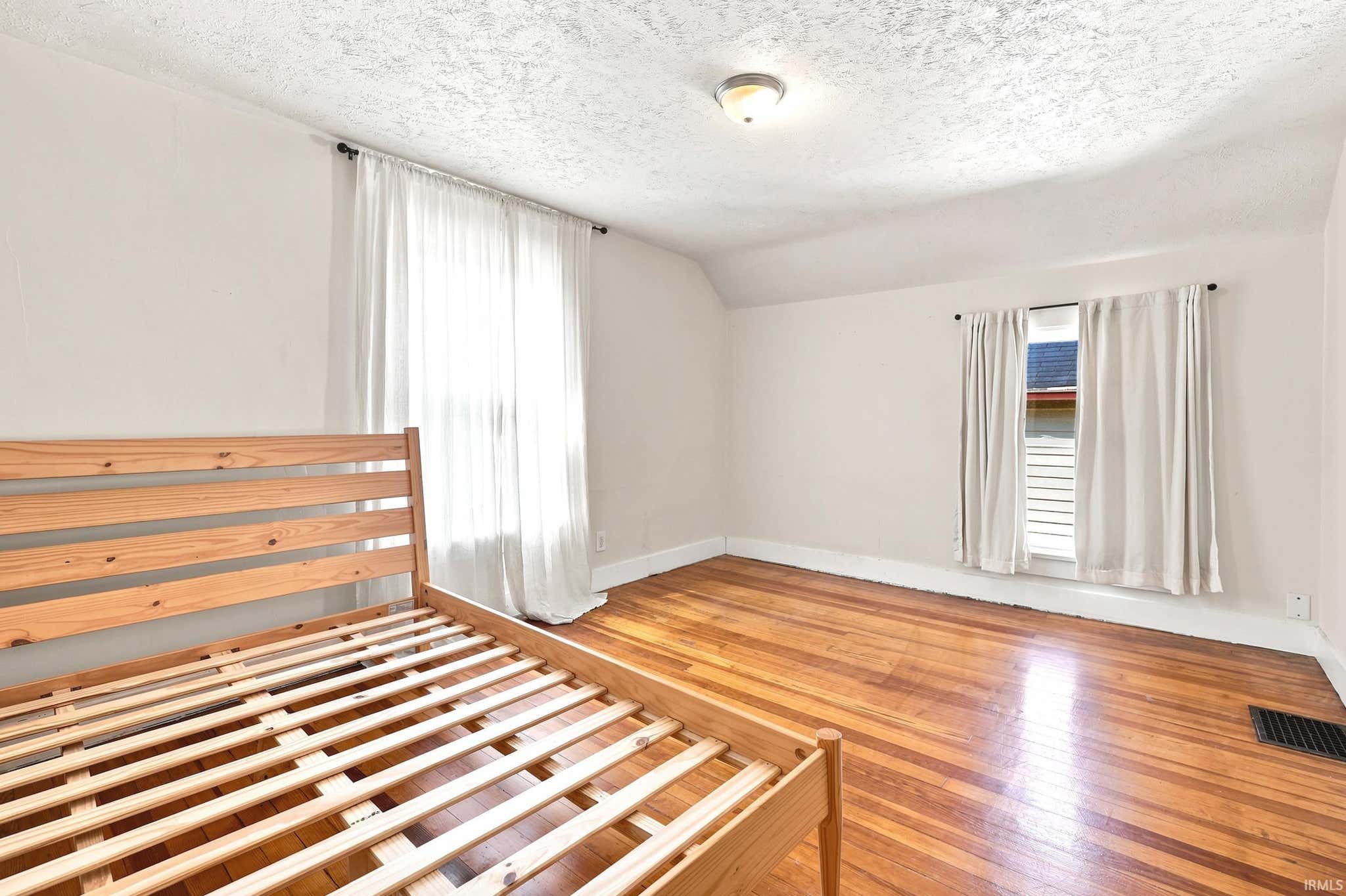 Image of 528 W 4Th Street