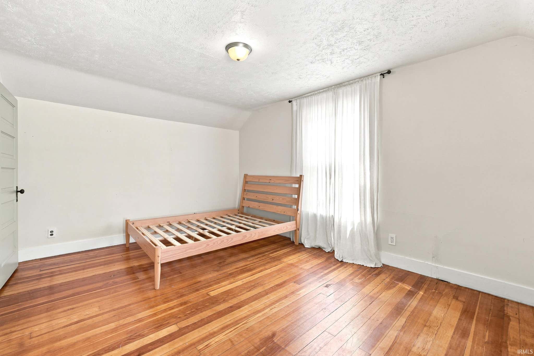 Image of 528 W 4Th Street