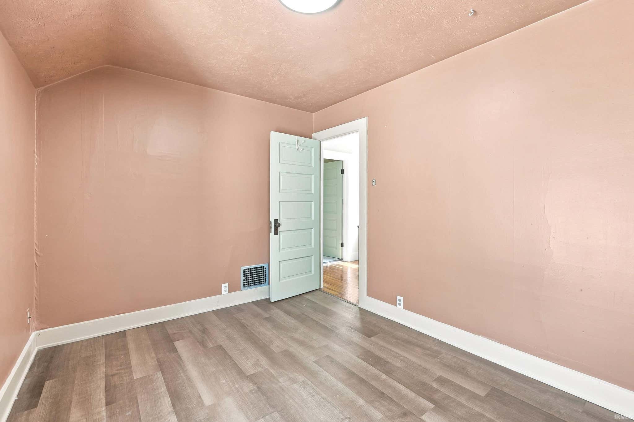 Image of 528 W 4Th Street