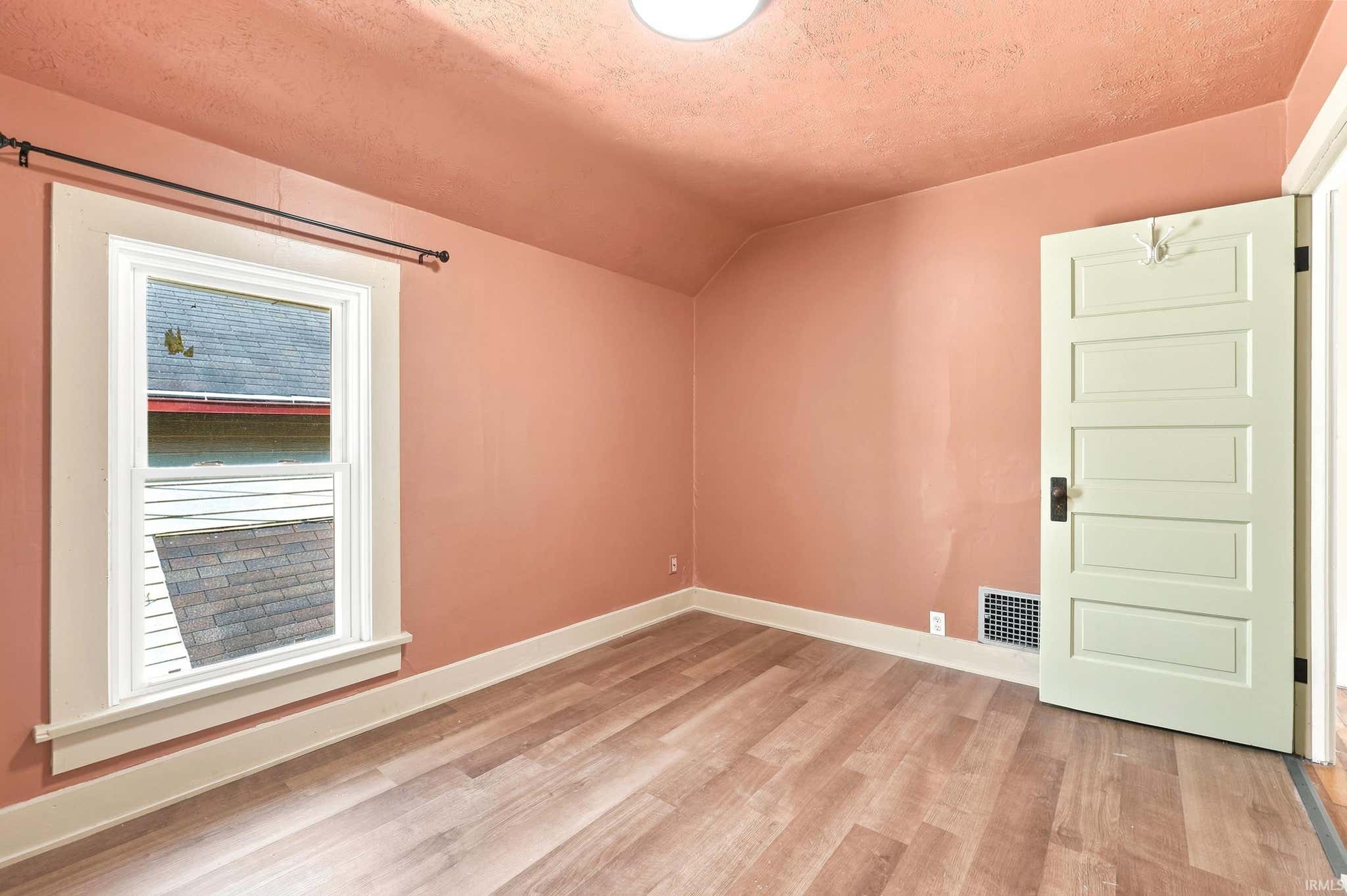Image of 528 W 4Th Street