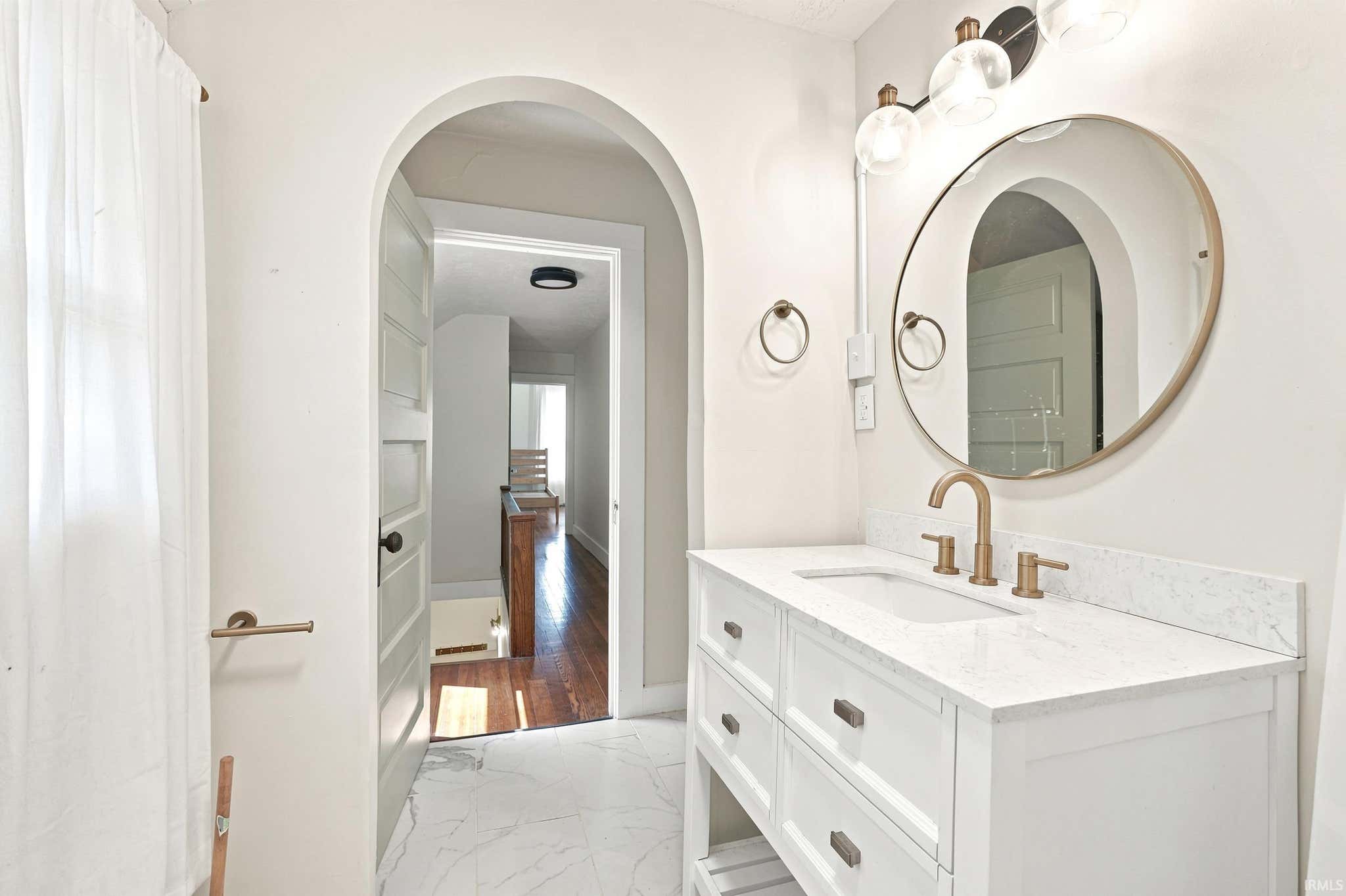 Image of 528 W 4Th Street