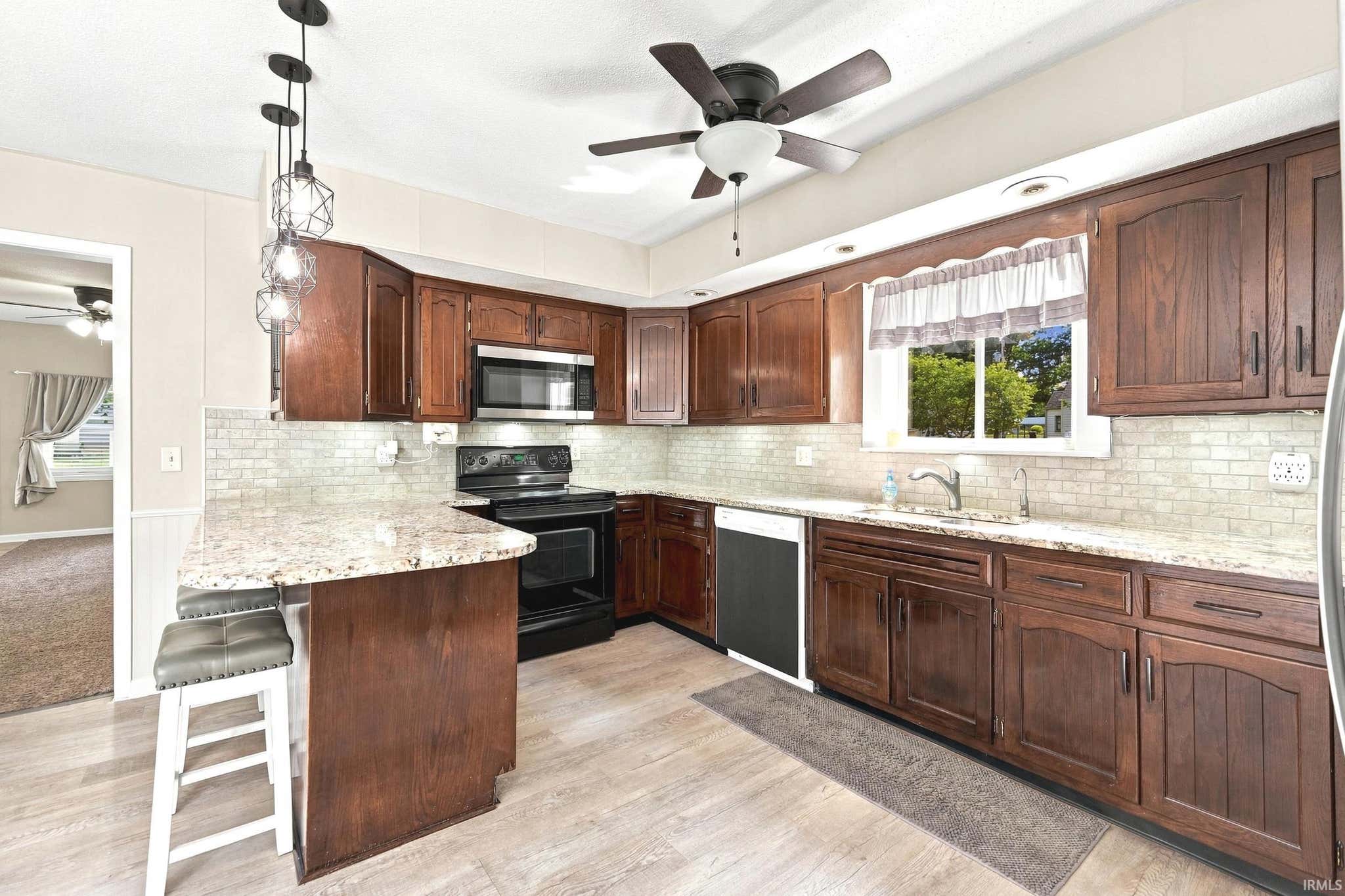 Image of 3543 W Maple Dr-57 Road