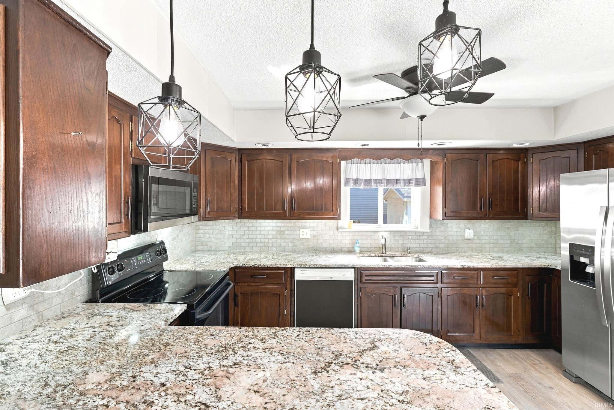 Image of 3543 W Maple Dr-57 Road