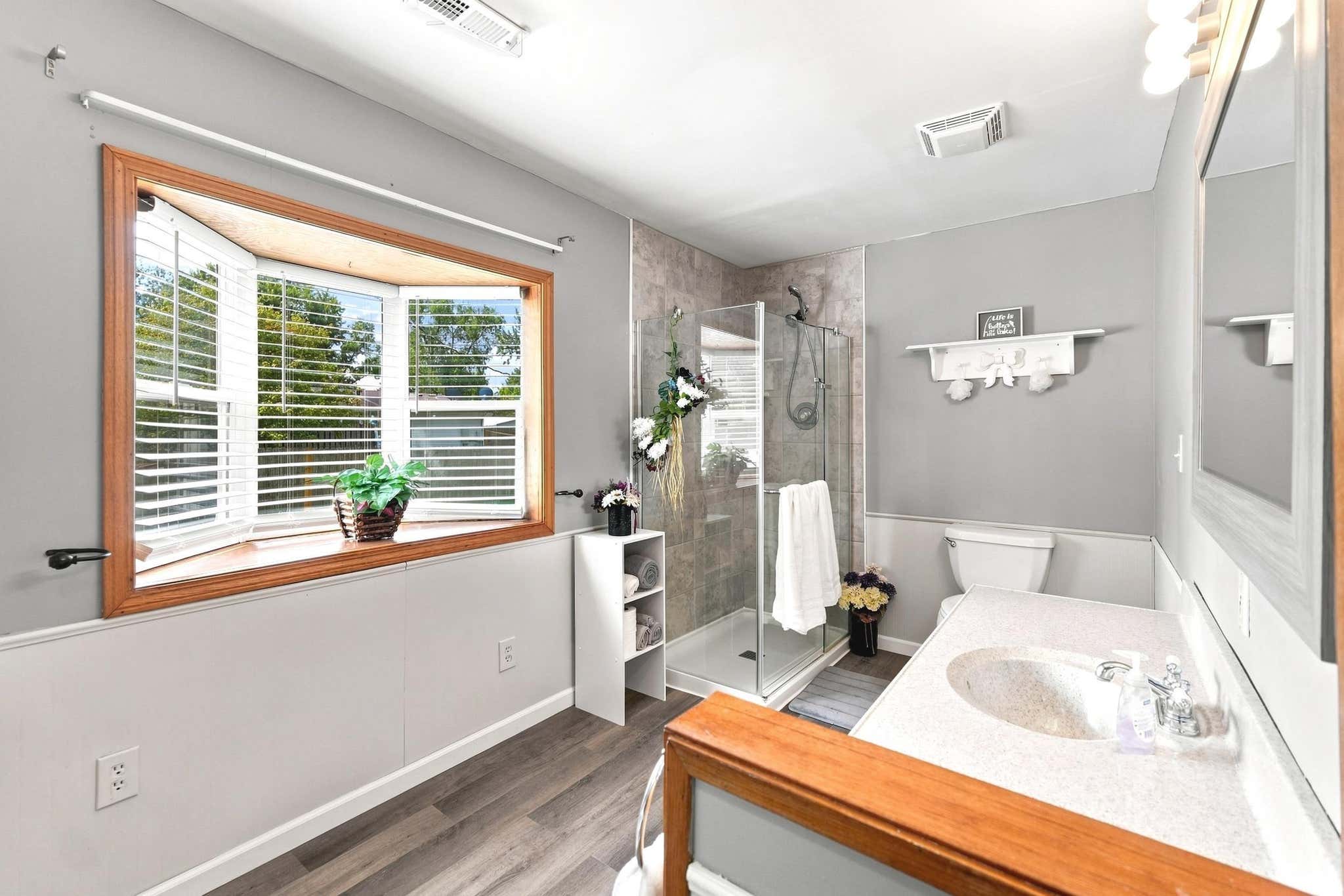 Image of 3543 W Maple Dr-57 Road