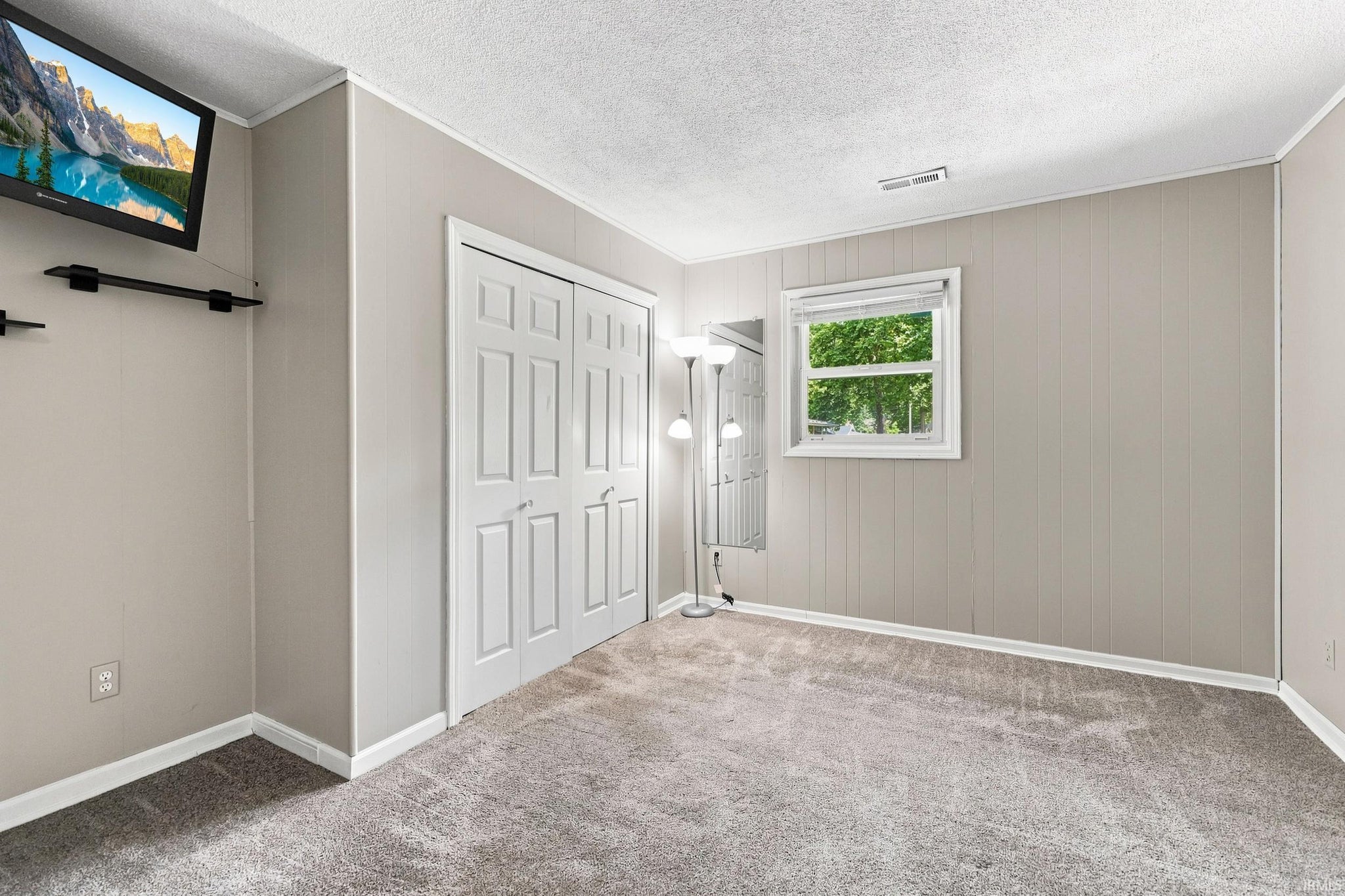 Image of 3543 W Maple Dr-57 Road