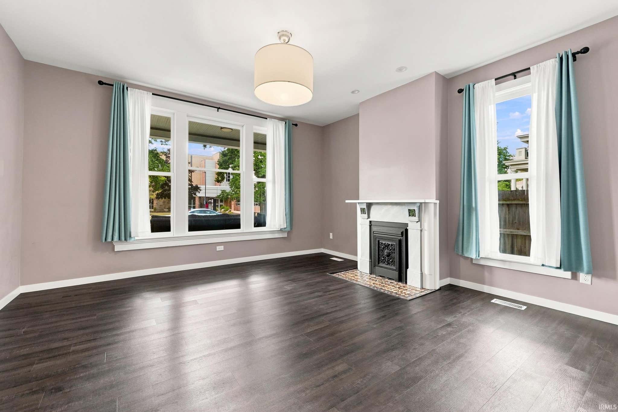 Image of 1016 W Washington Boulevard 1