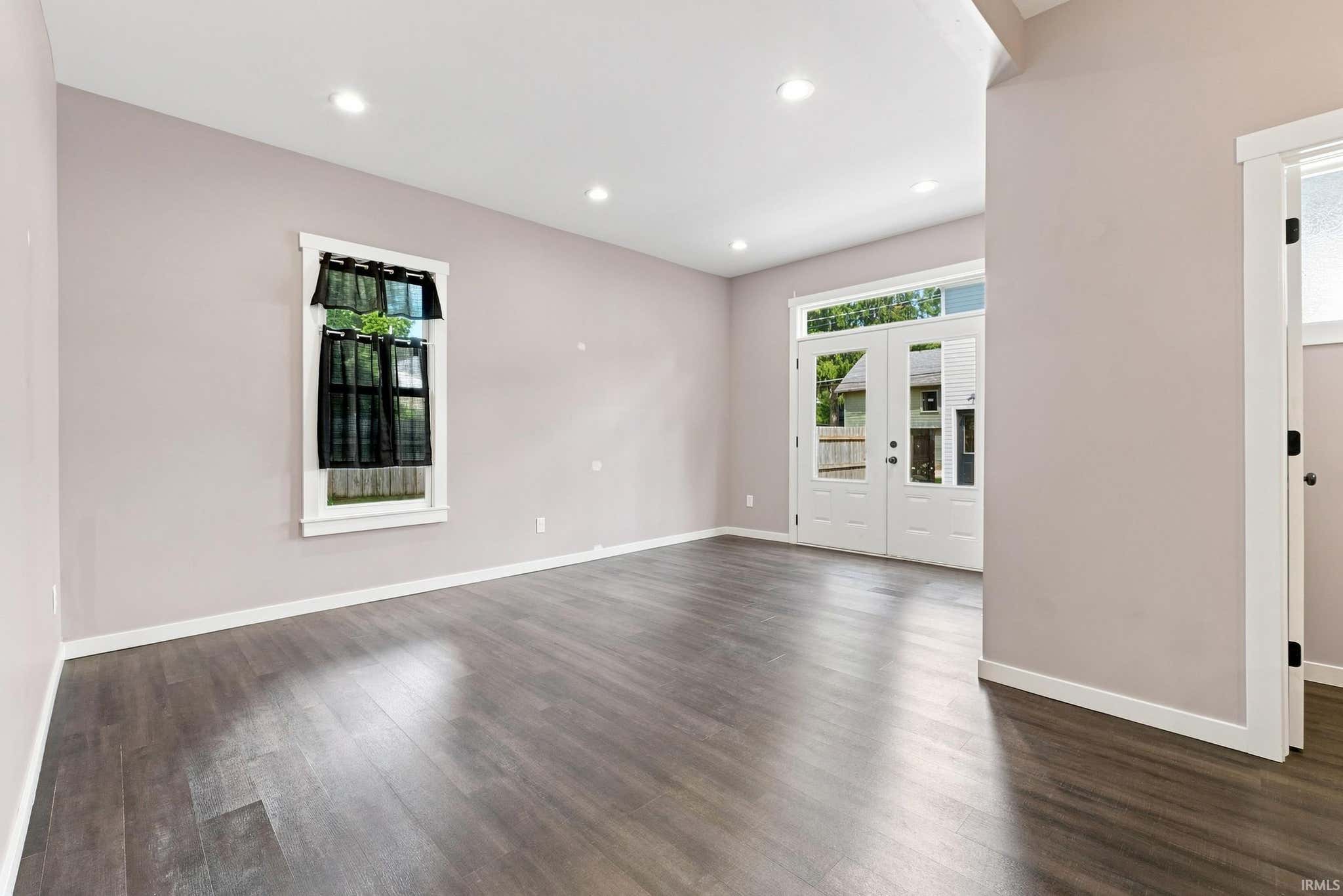 Image of 1016 W Washington Boulevard 1