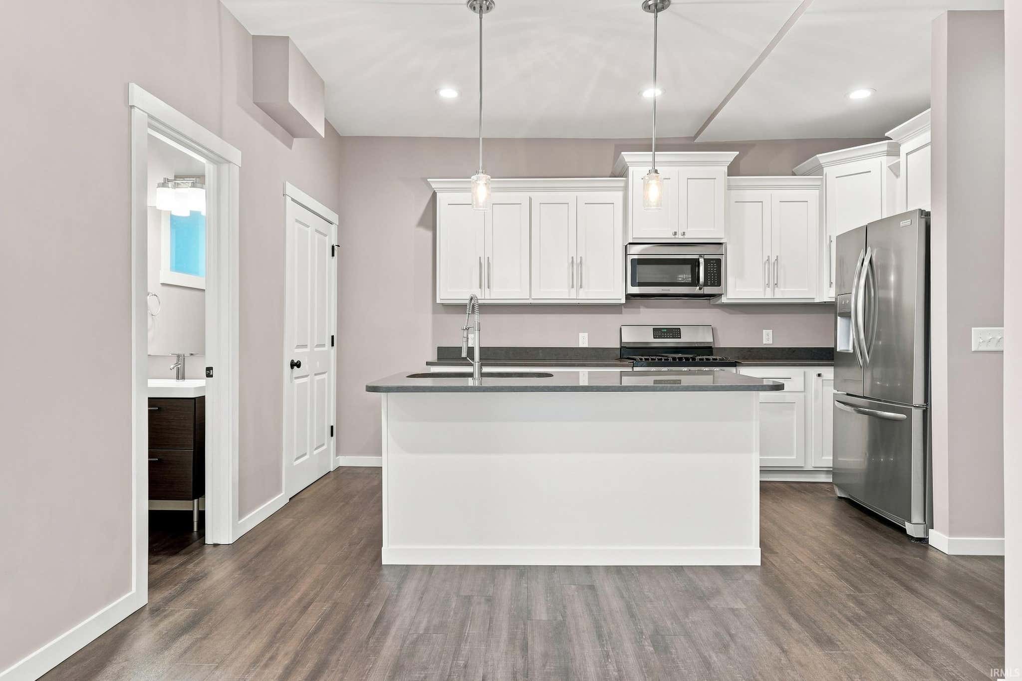 Image of 1016 W Washington Boulevard 1