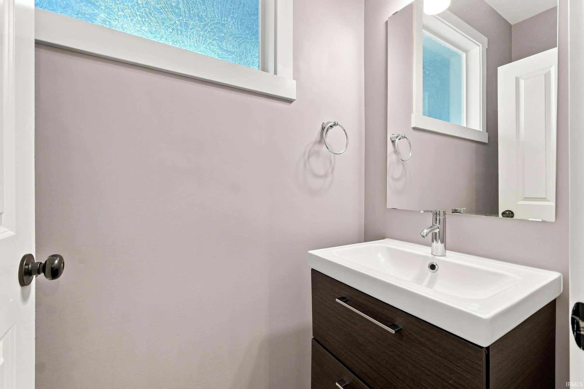 Image of 1016 W Washington Boulevard 1