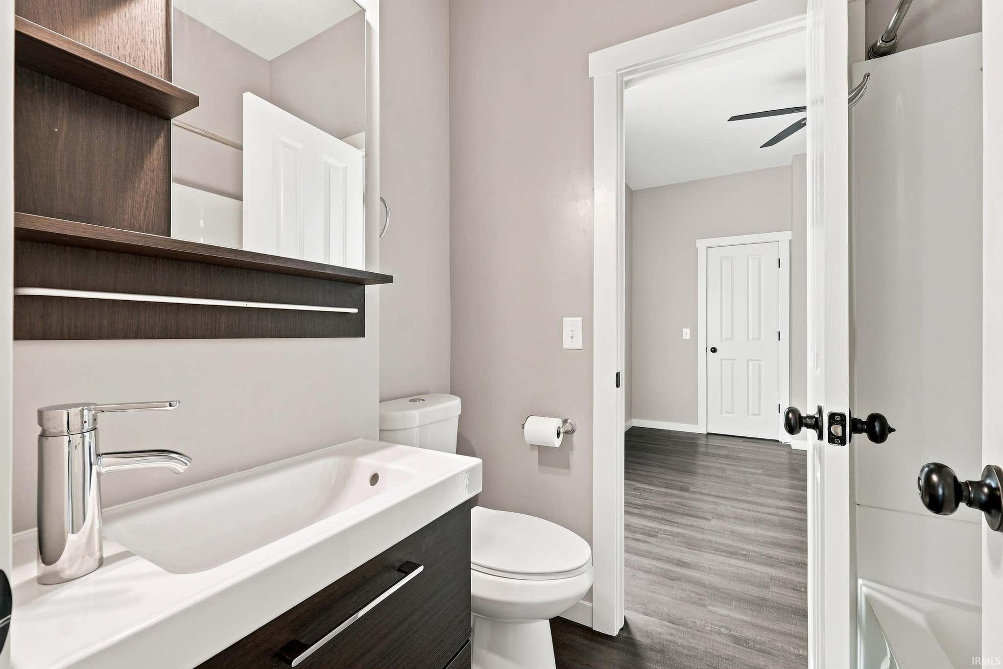 Image of 1016 W Washington Boulevard 1