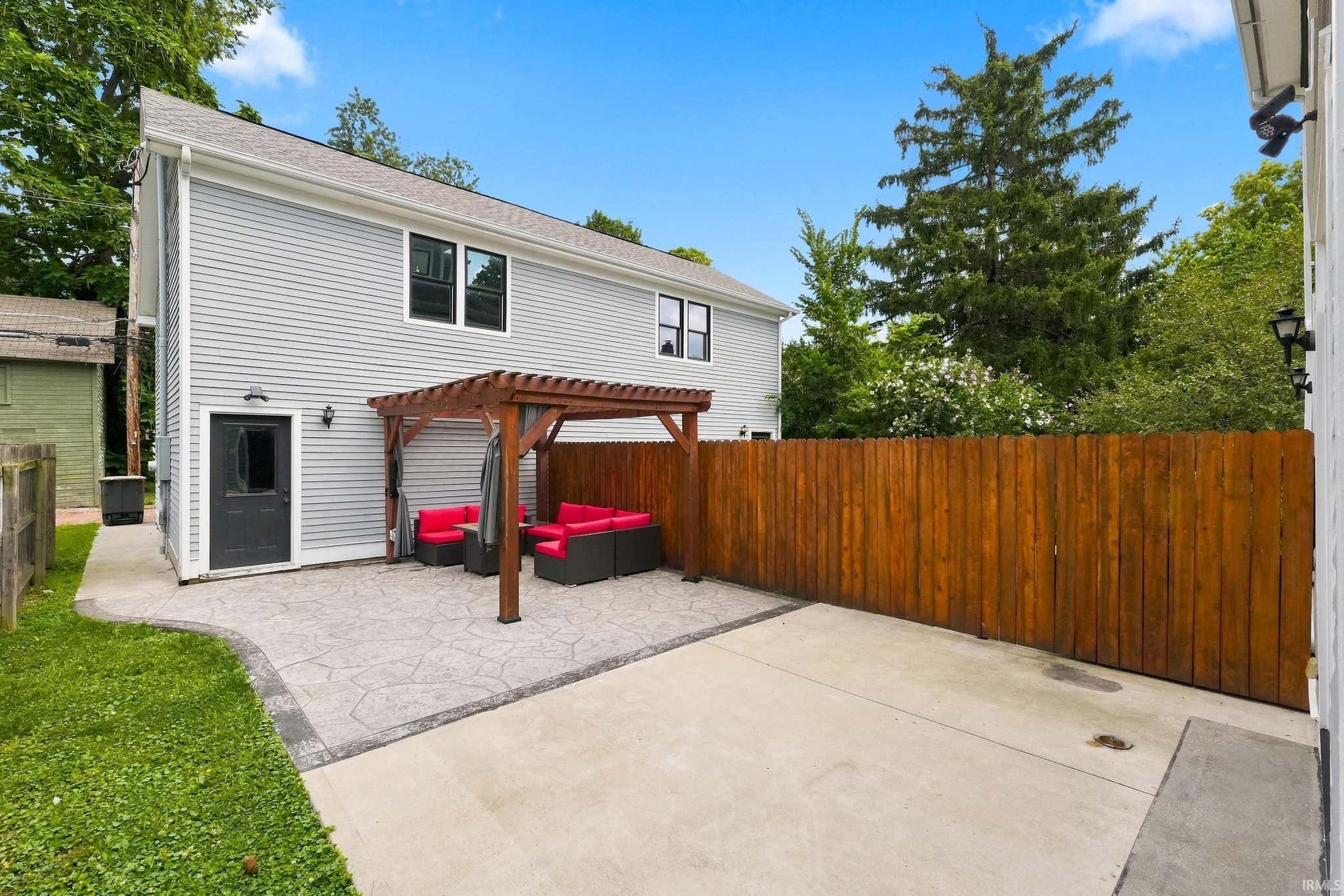 Image of 1016 W Washington Boulevard 1