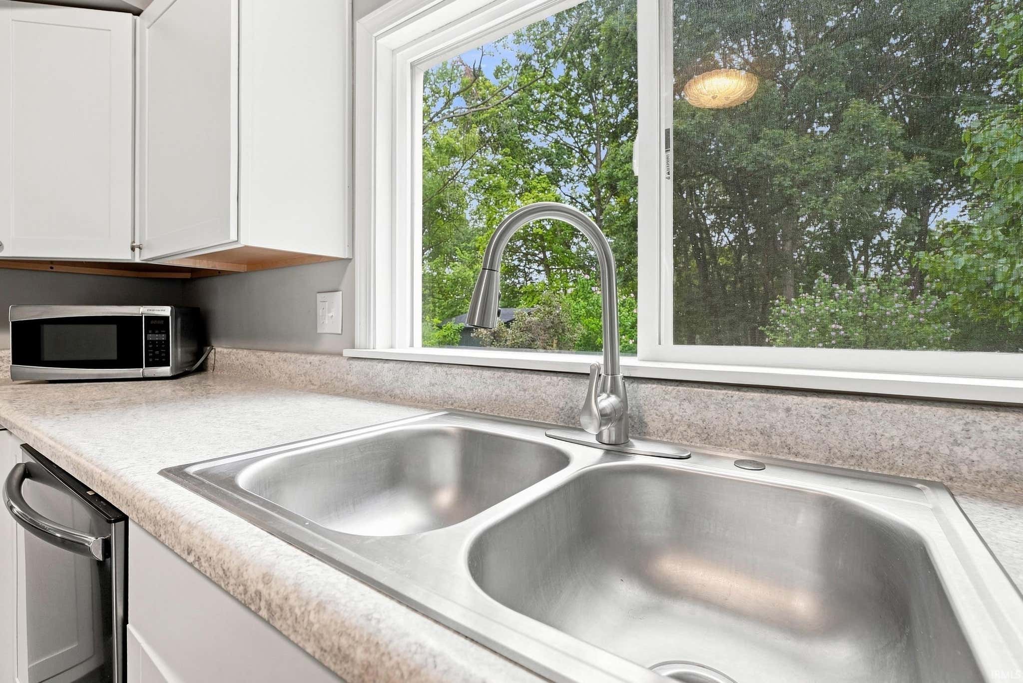 Image of 927 Louisedale Drive