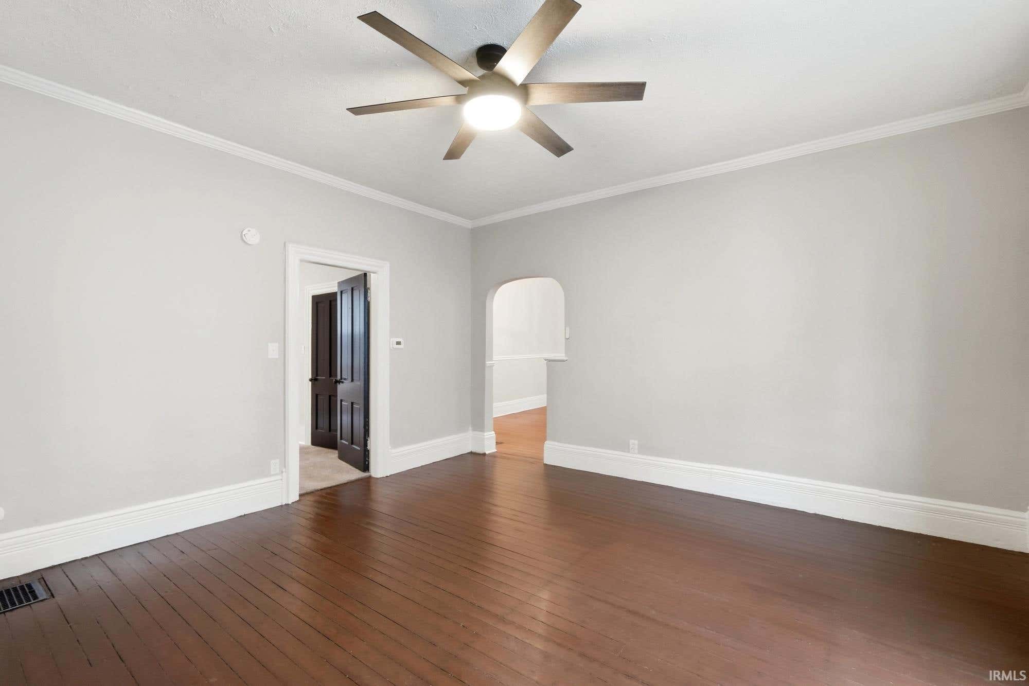 Image of 334 W 9th Street 1