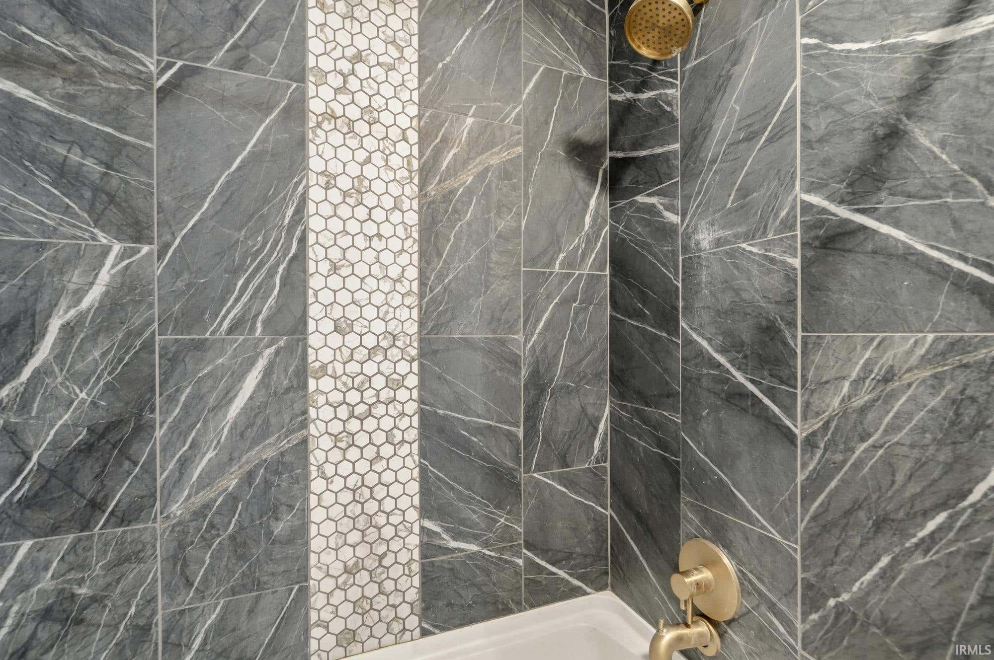 Image of 334 W 9th Street 1