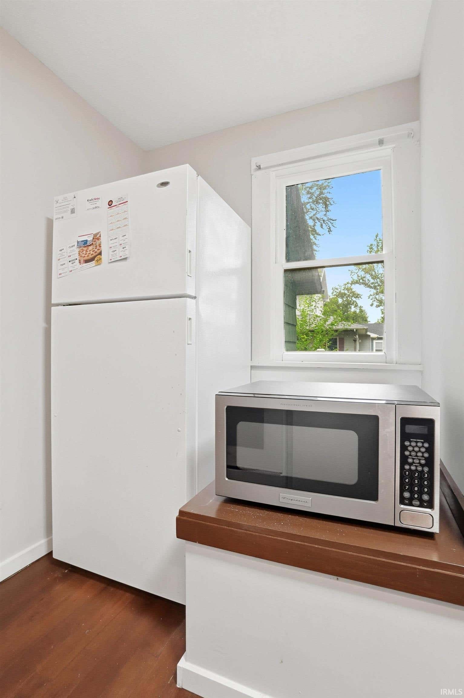 Image of 334 W 9th Street 1