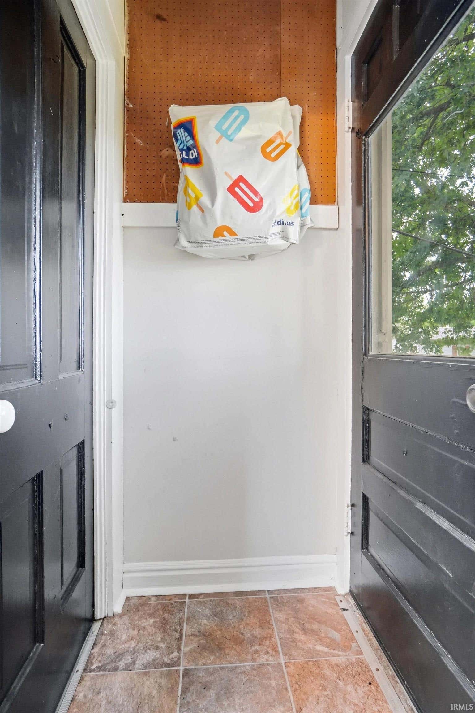 Image of 334 W 9th Street 1