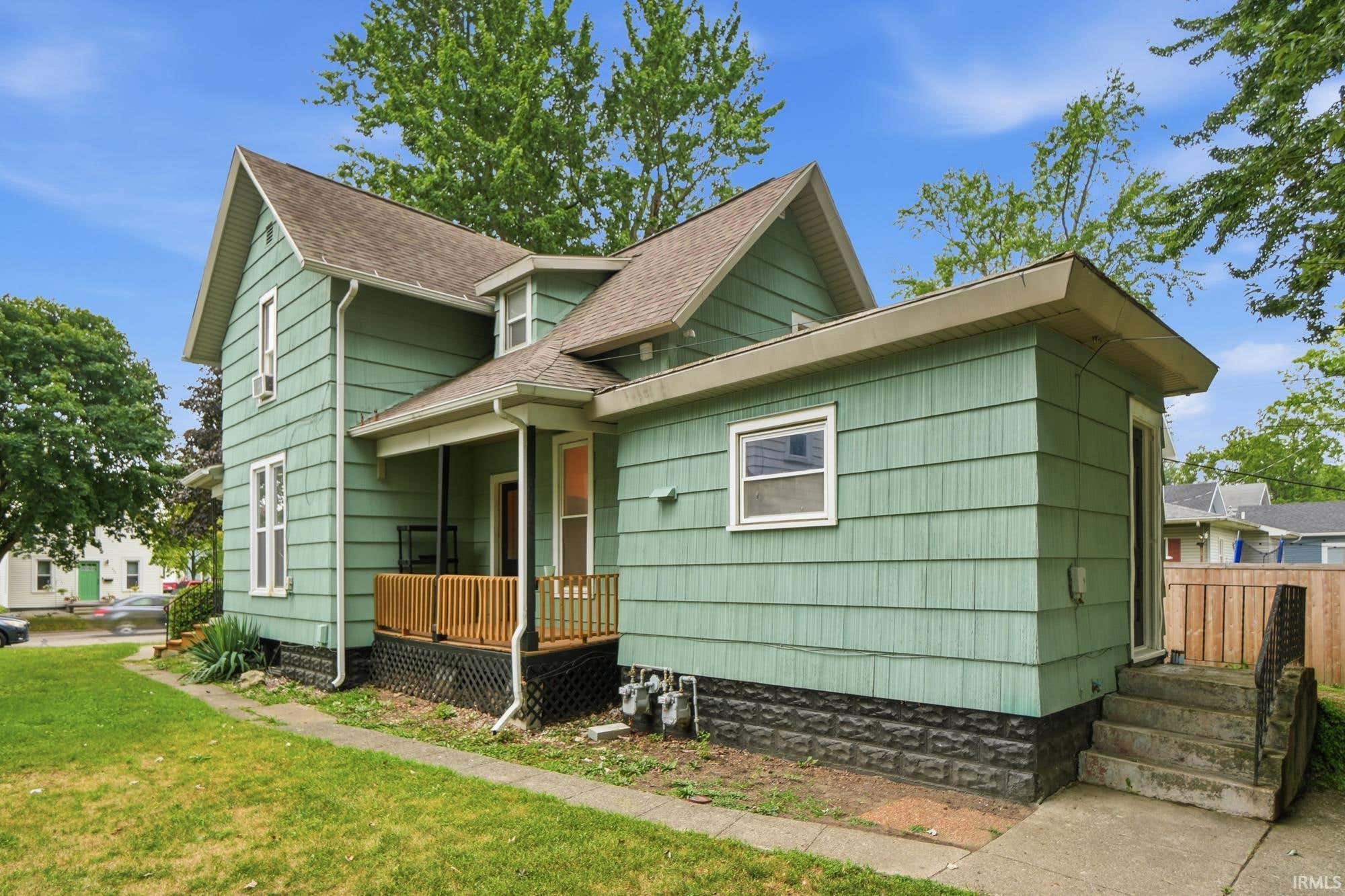 Image of 334 W 9th Street 1