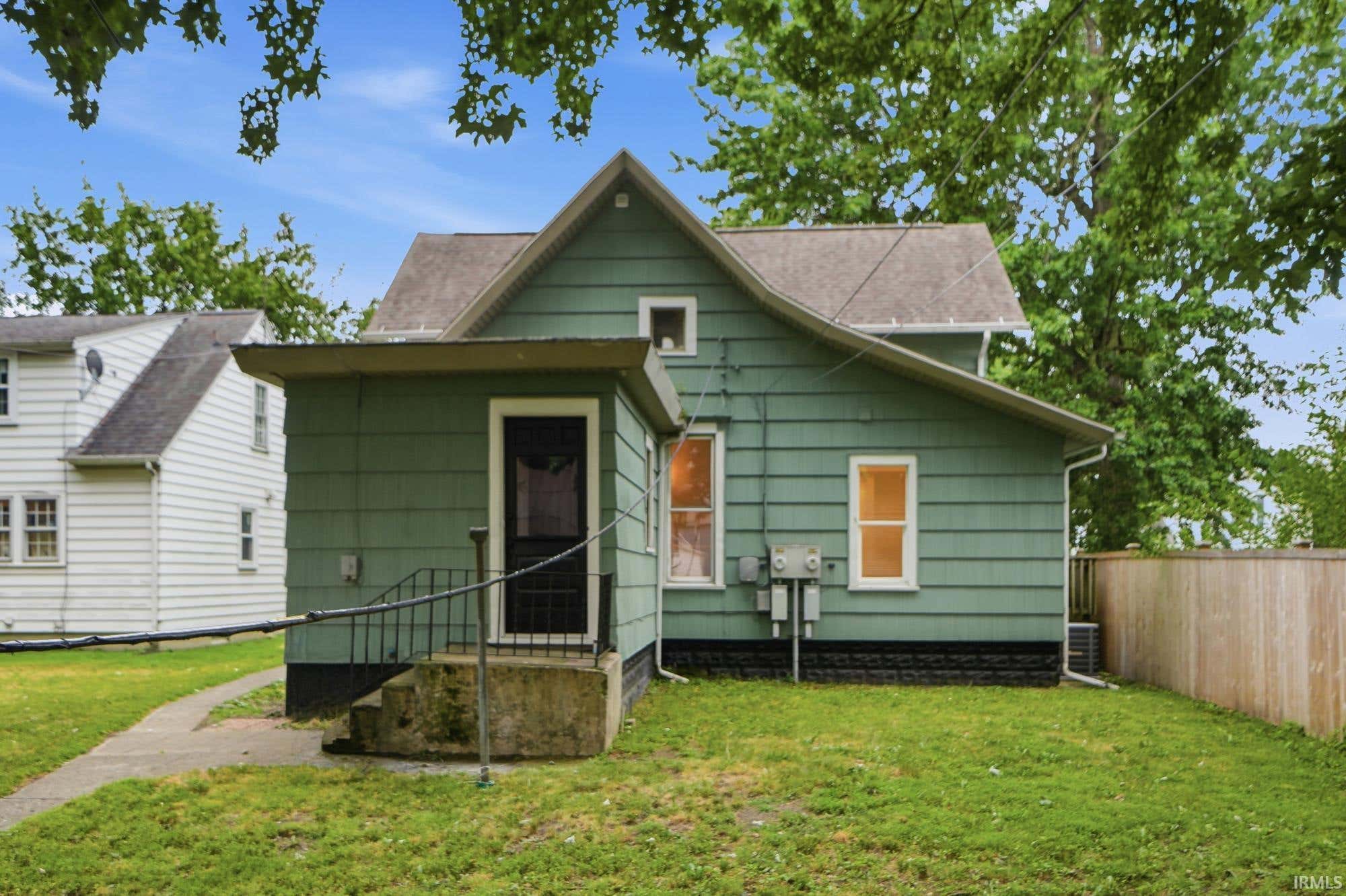 Image of 334 W 9th Street 1