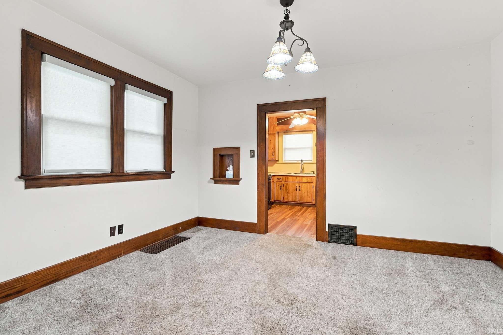 Image of 2021 Oakland Street