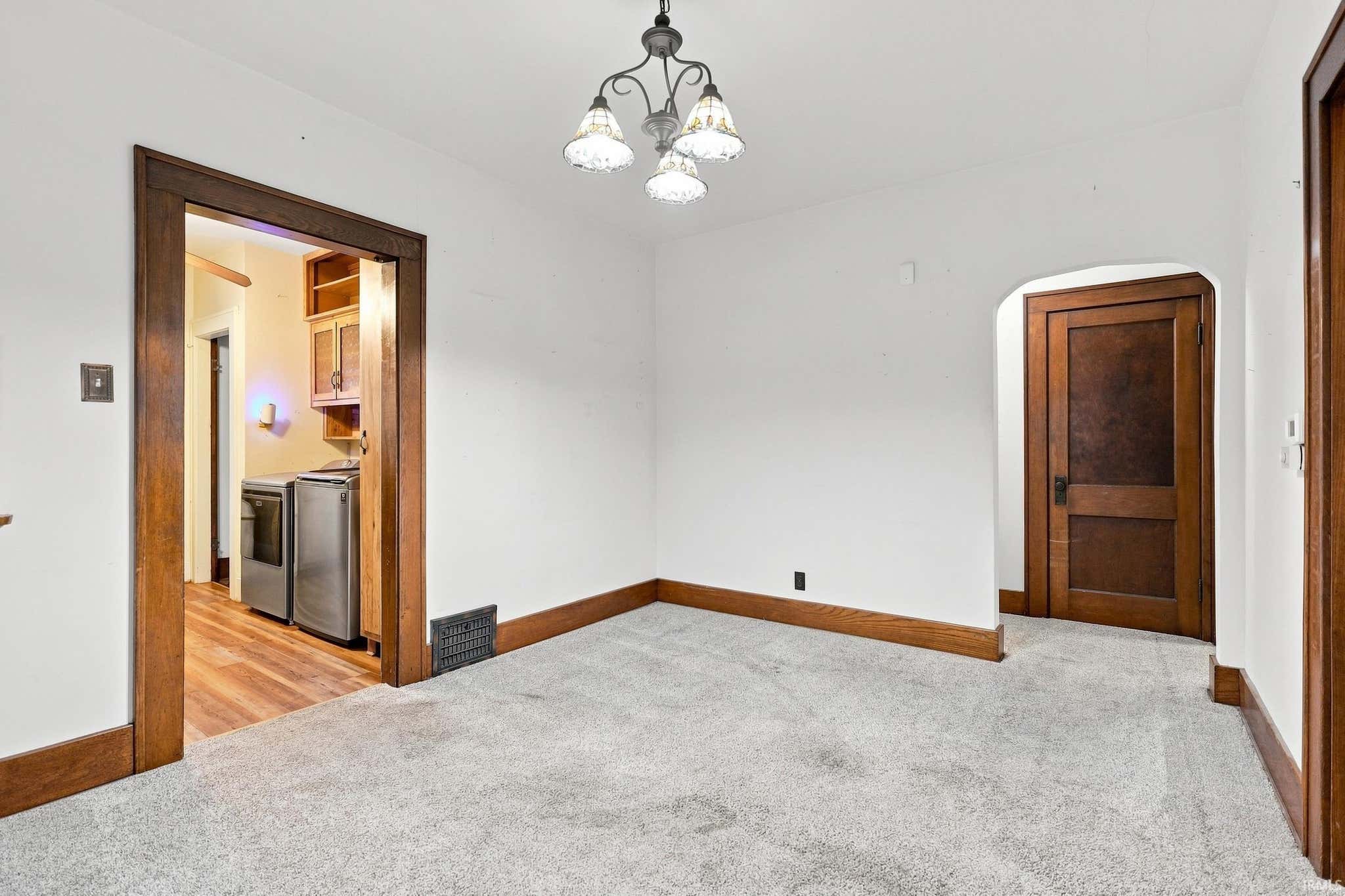 Image of 2021 Oakland Street