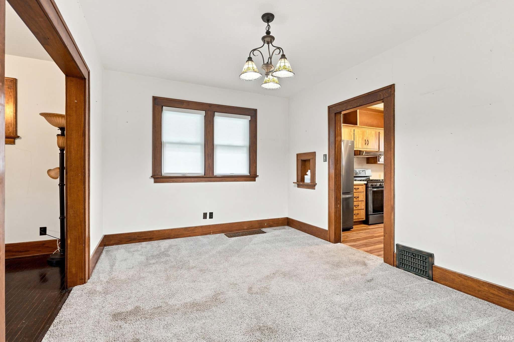 Image of 2021 Oakland Street