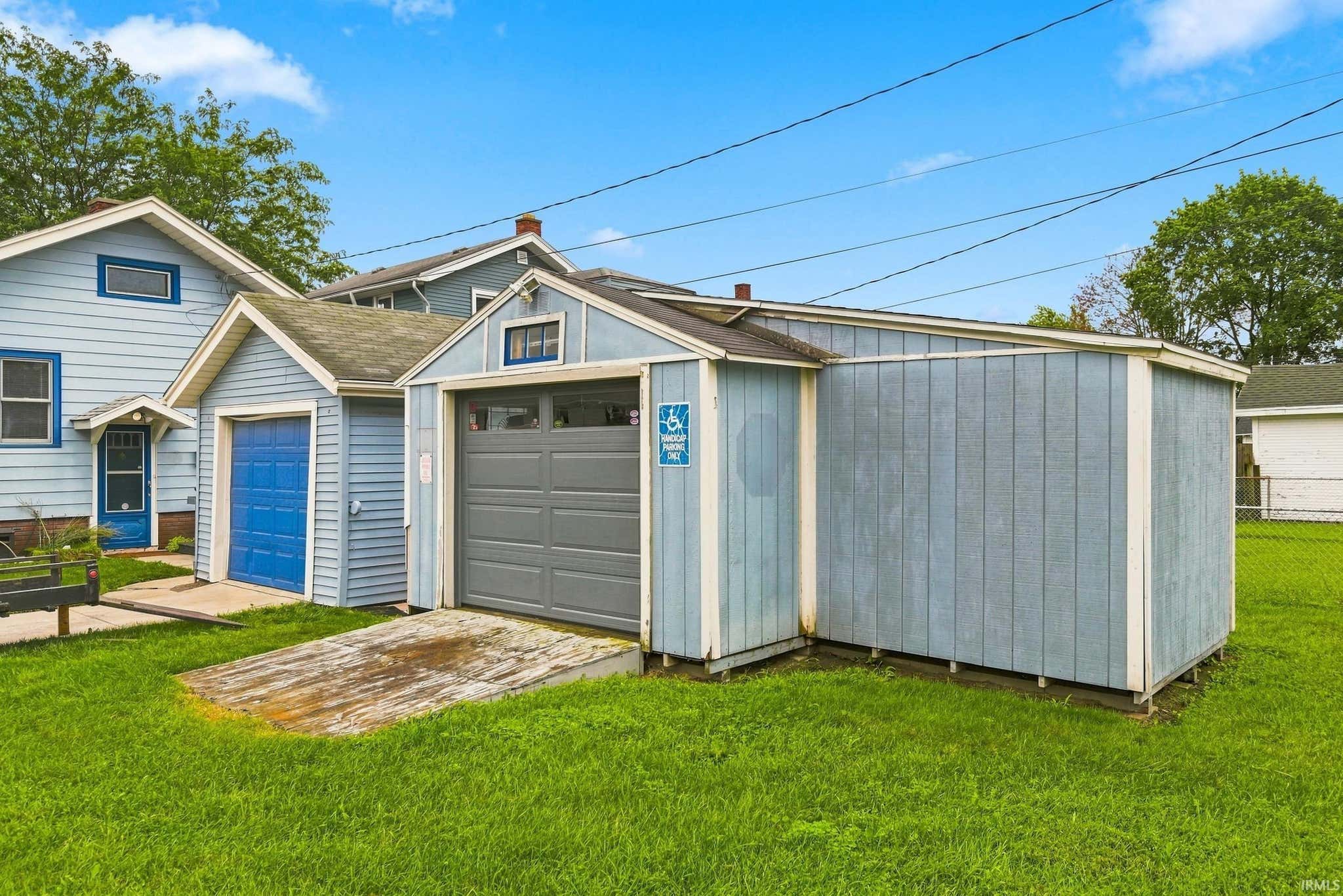 Image of 2021 Oakland Street