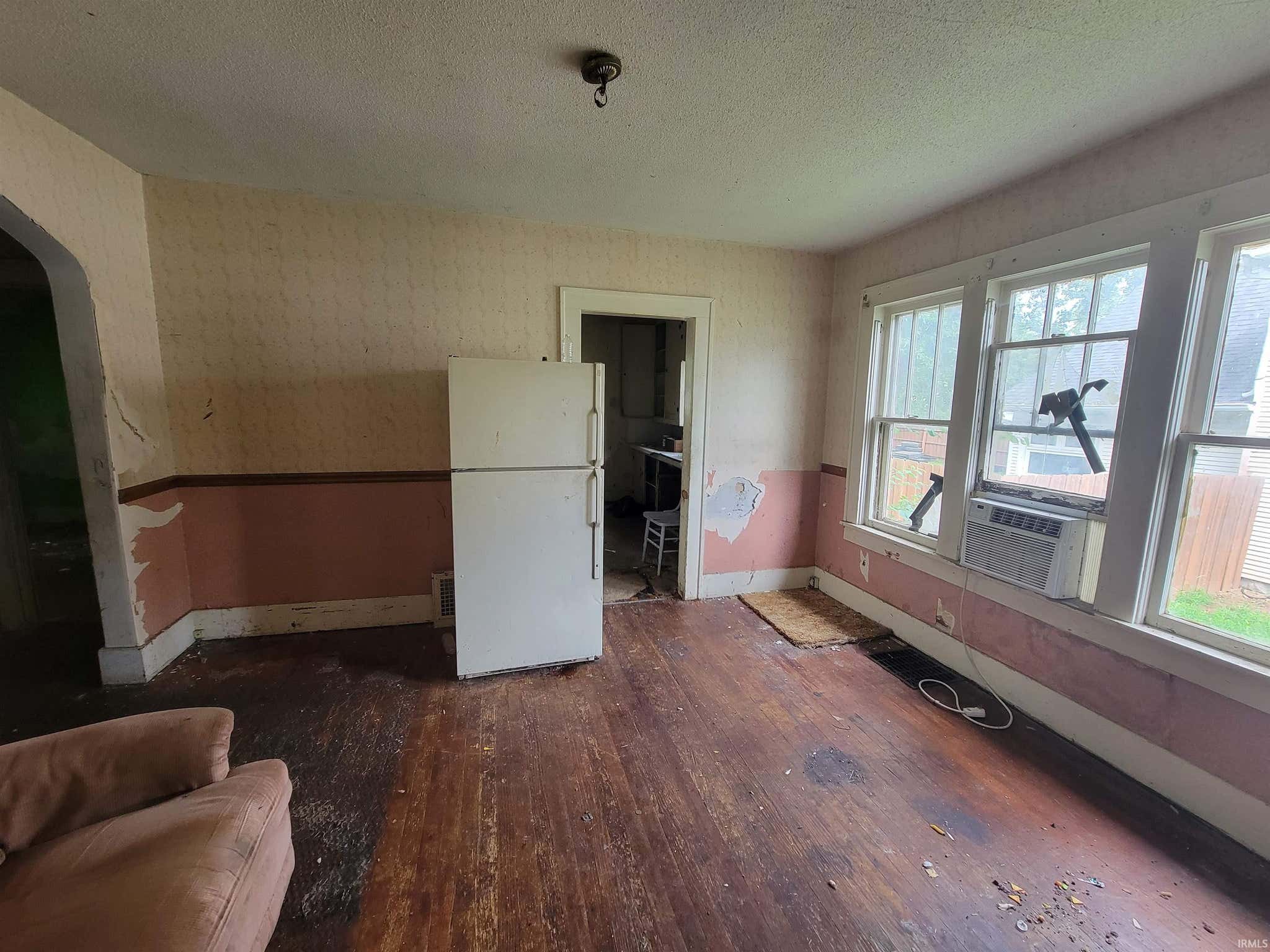 Image of 905 S Indiana Avenue
