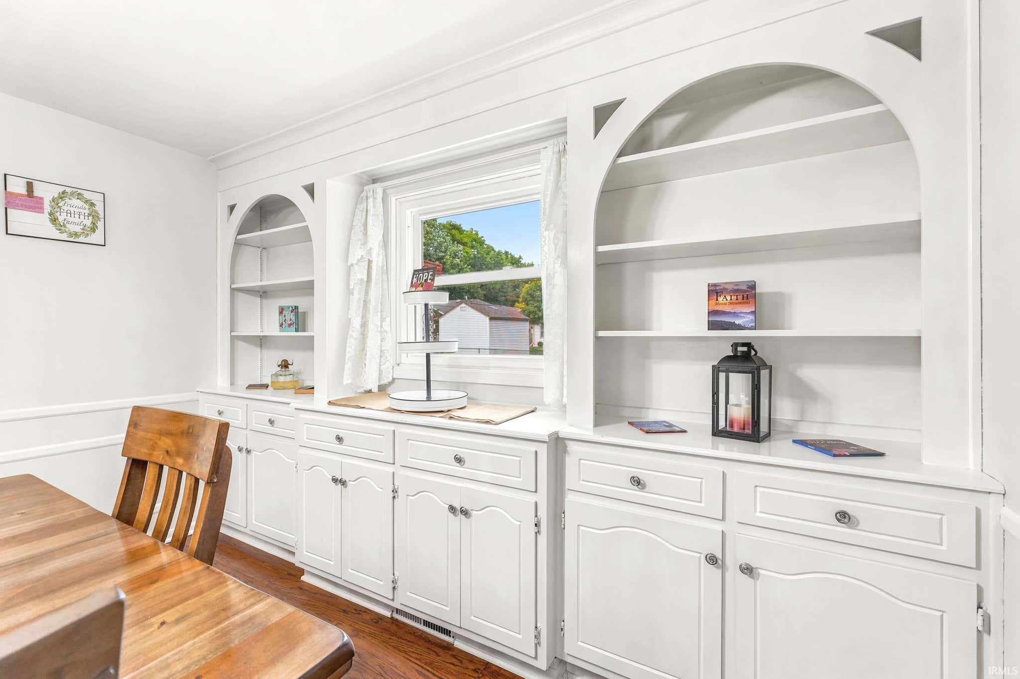 Image of 1406 Cherry Lane