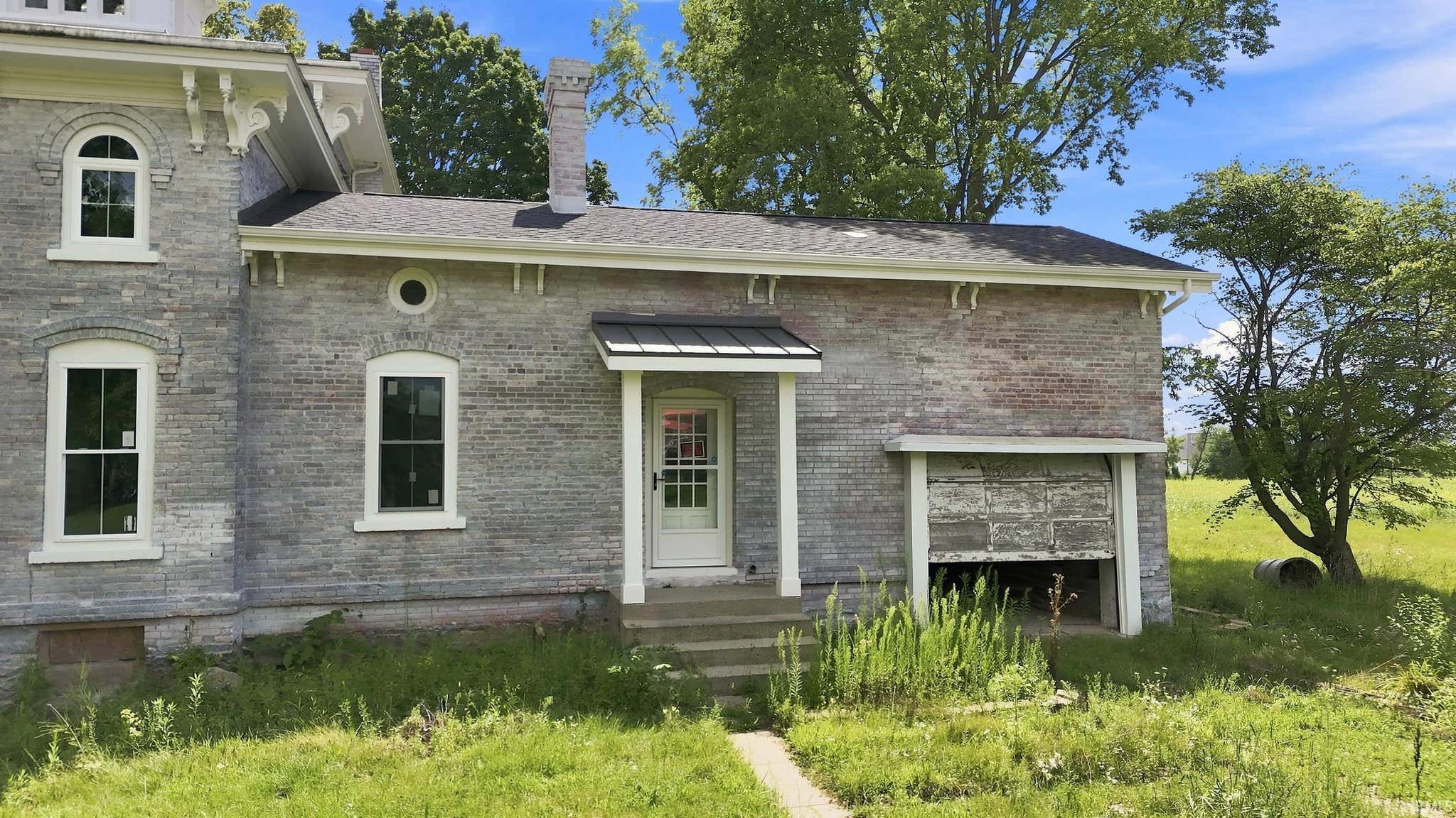 Image of 17935 West Road