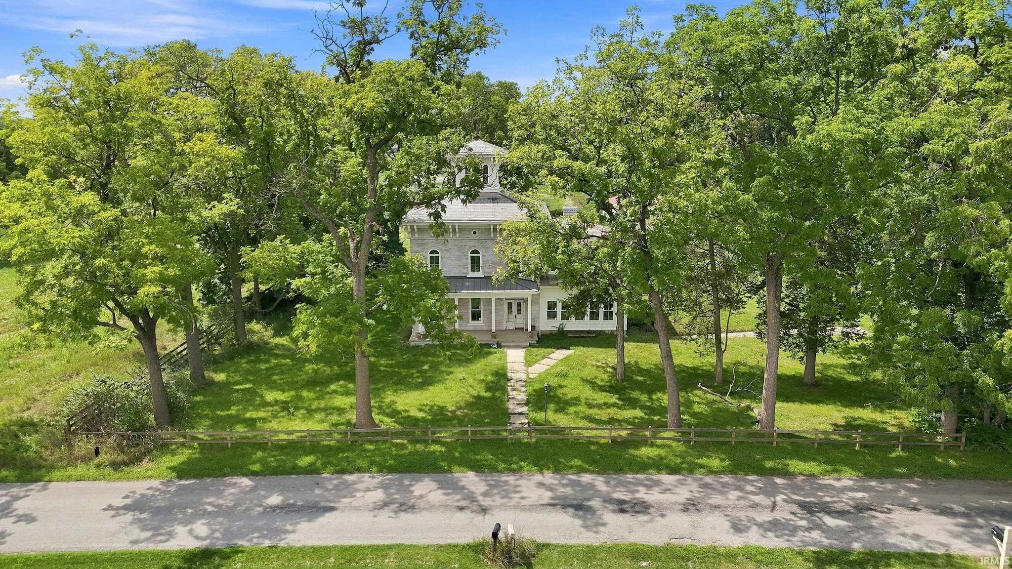 Image of 17935 West Road
