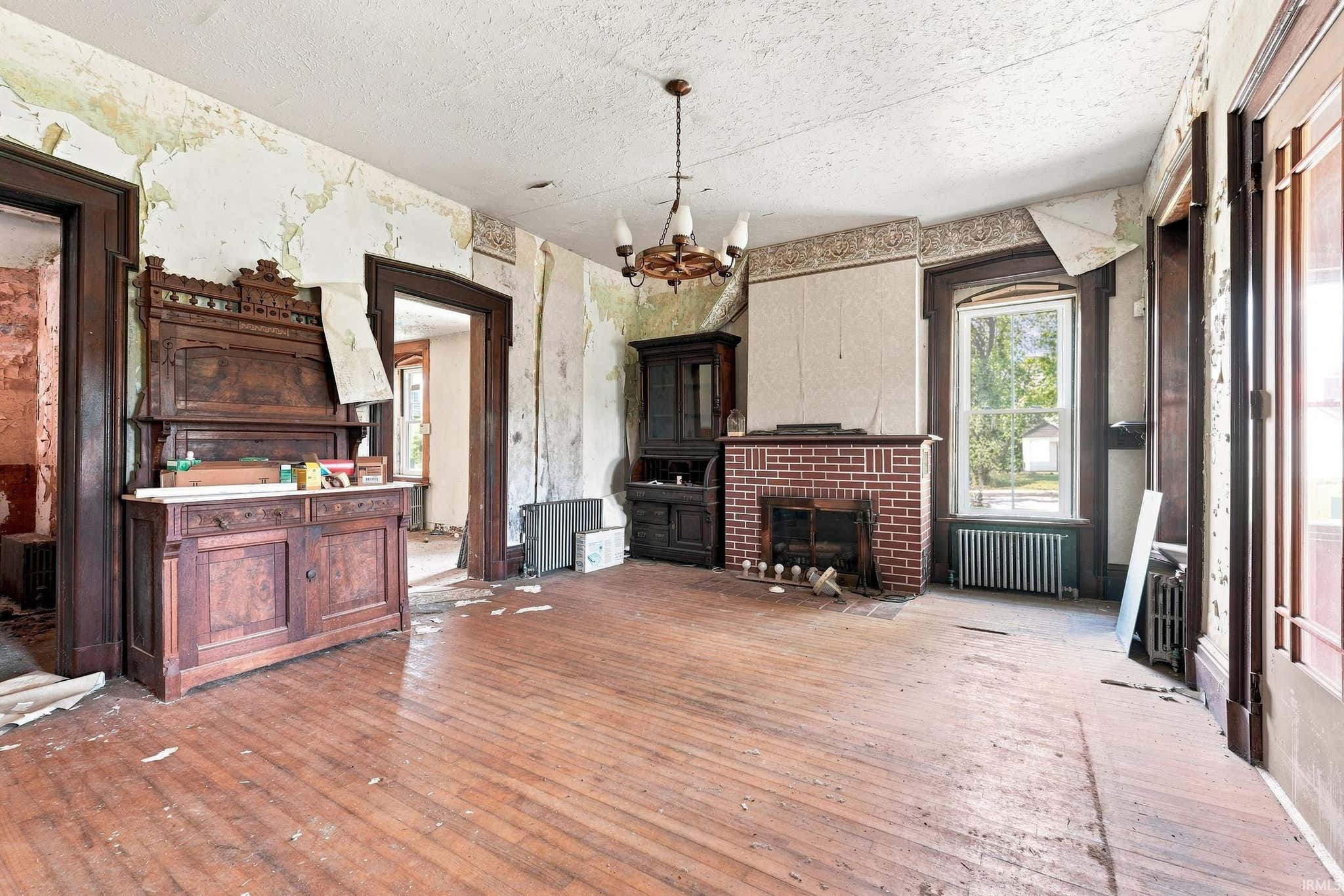 Image of 17935 West Road
