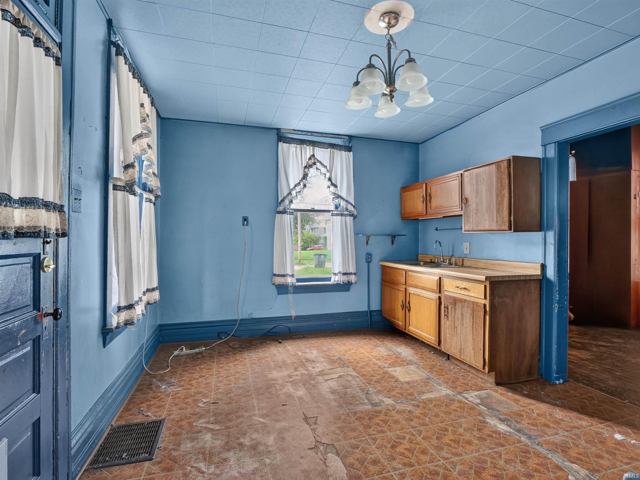Image of 525 Lavina Street