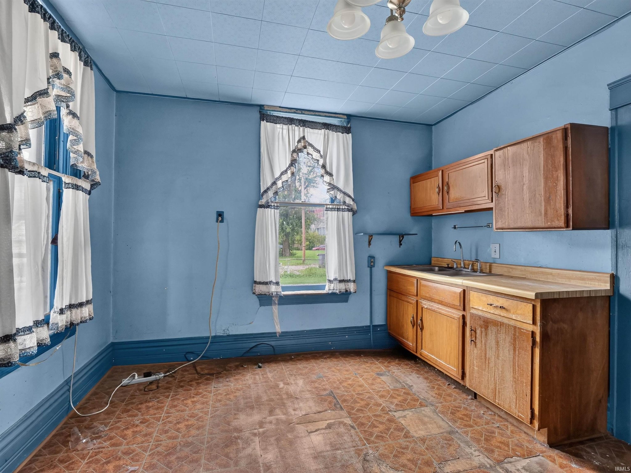 Image of 525 Lavina Street