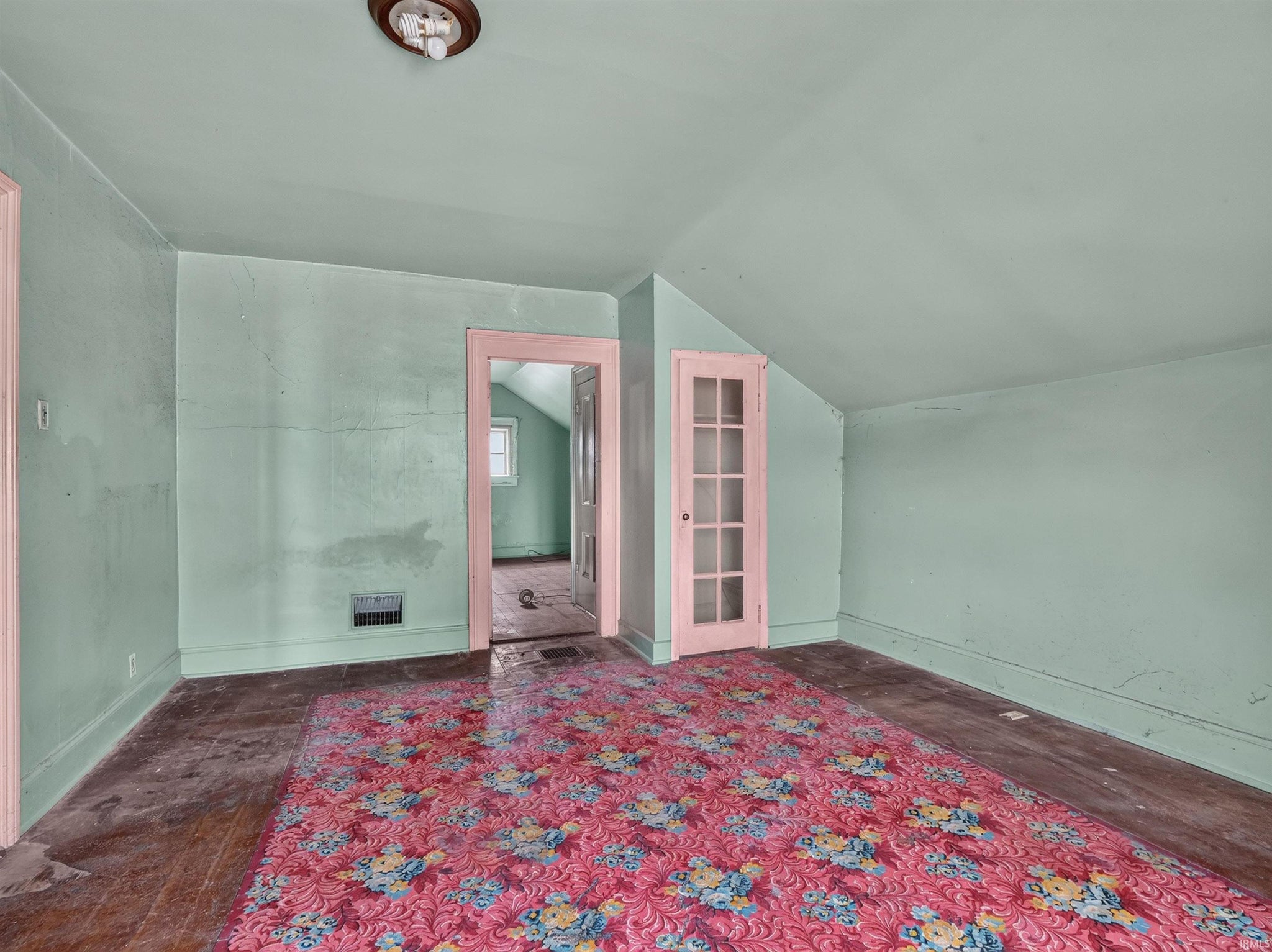 Image of 525 Lavina Street